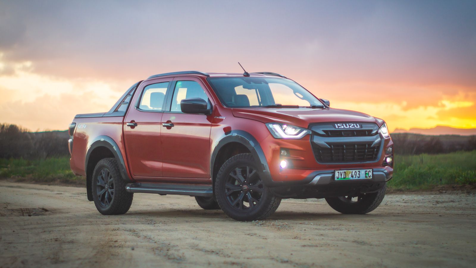 1600x900 V Cross 3.0 TD Auto 4x4 Is Isuzu's Peak D Max