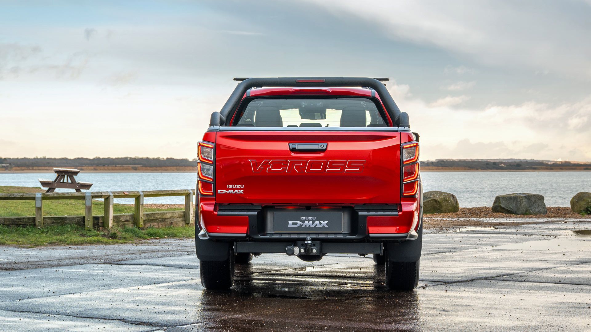 1920x1080 Isuzu D Max V Cross 2025 Review