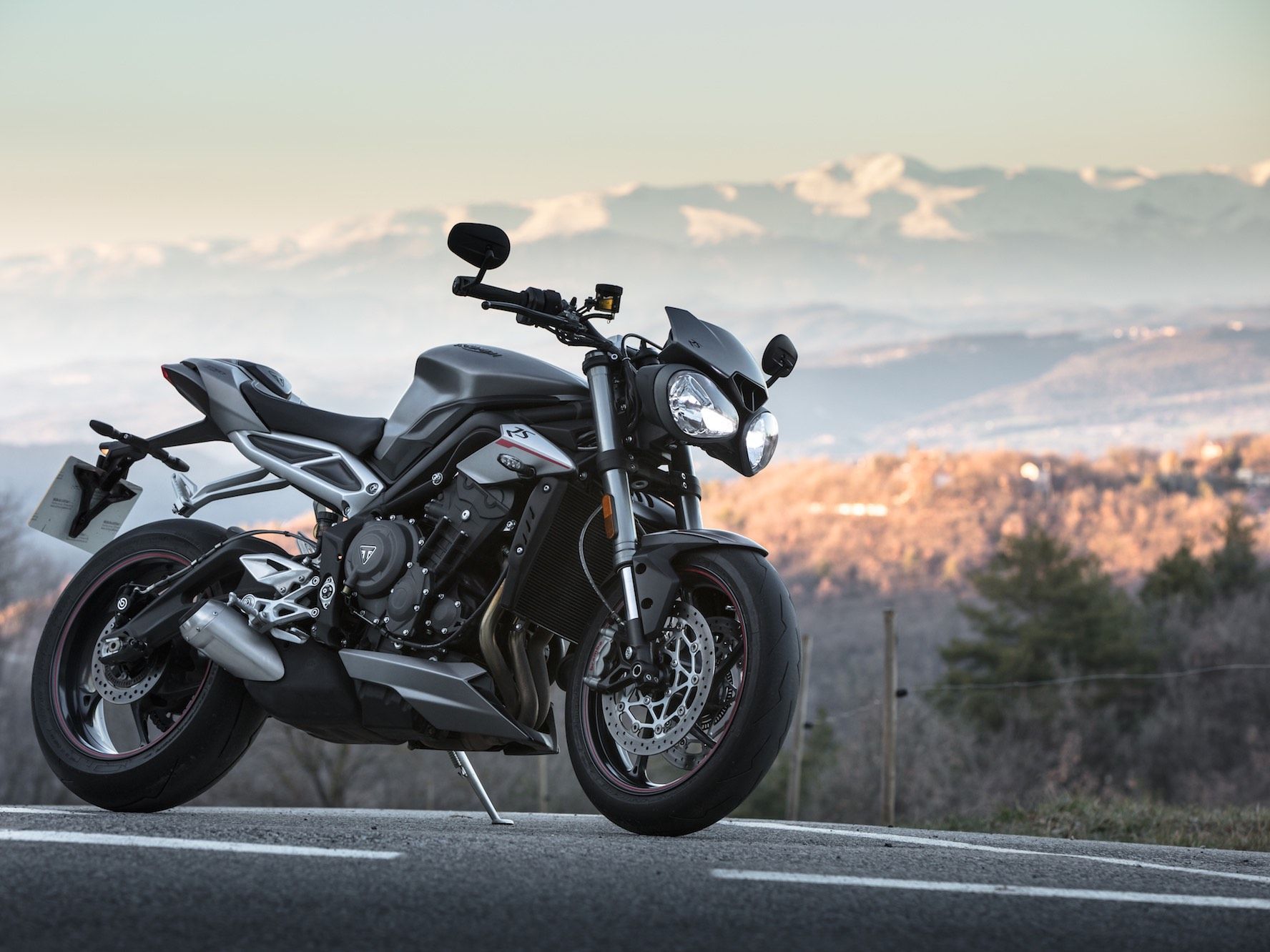 1776x1332 Triumph Street Triple 765 RS Review