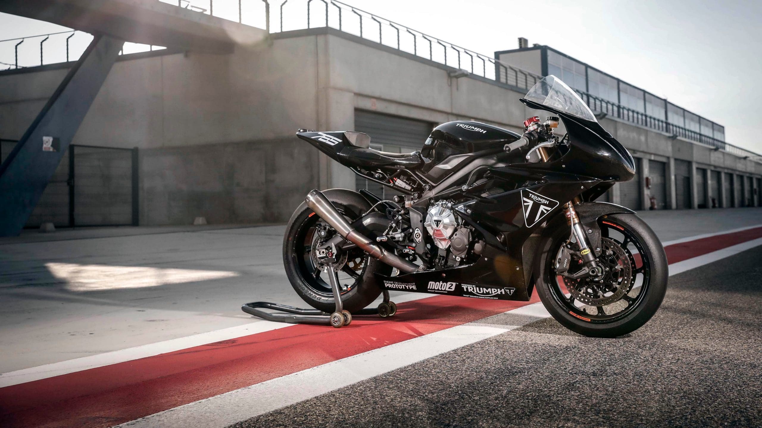 2560x1440 Triumph Motorcycle [4K] Wallpaper