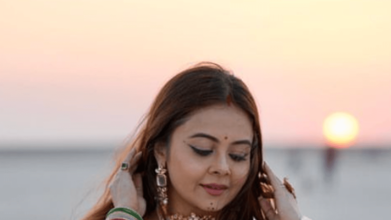 1280x720 Devoleena Bhattacharjee Instagram Post: Devoleena Bhattacharjee receives mixed reactions for her latest hairdo. See image Economic Times