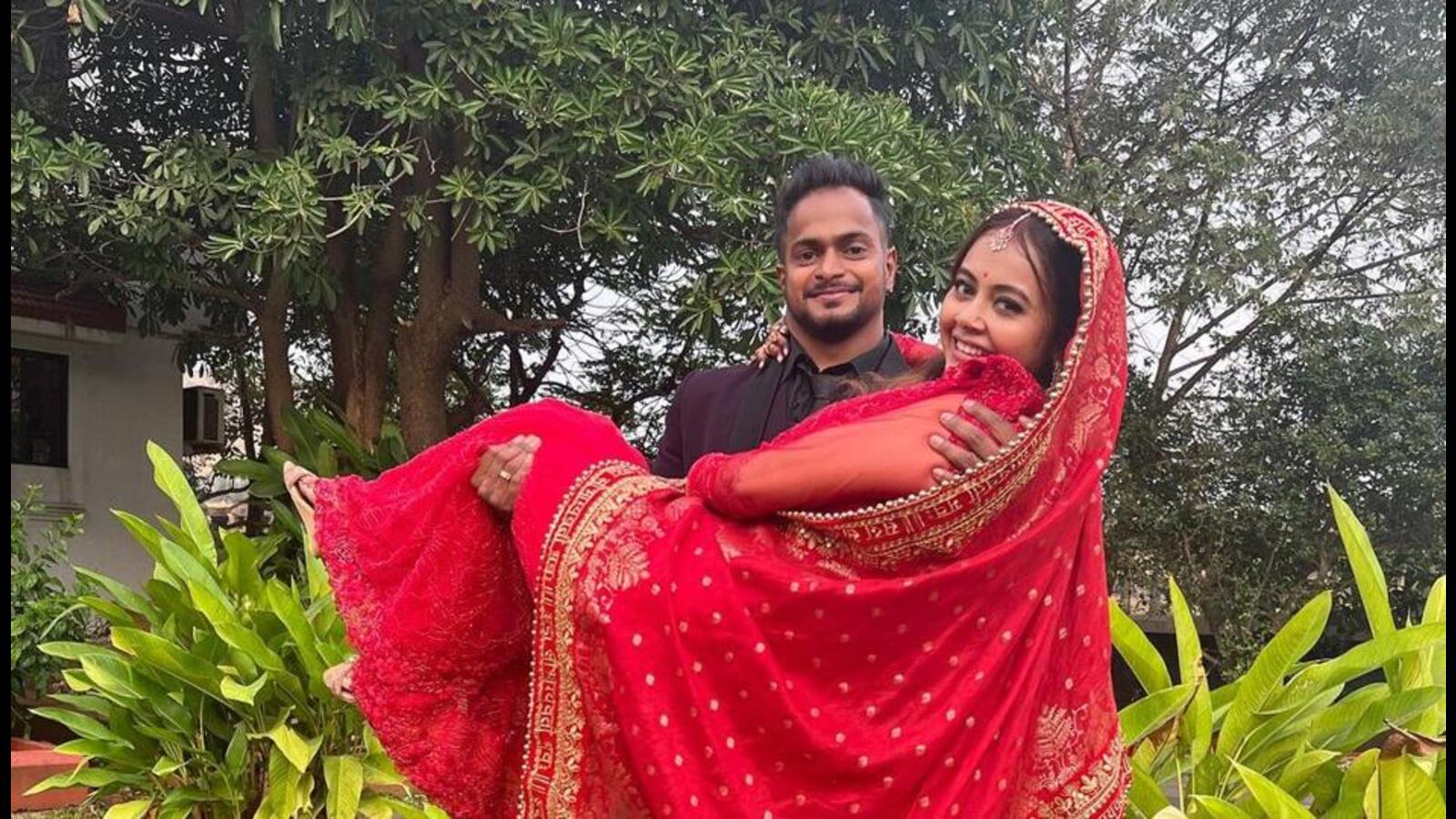 1600x900 It's official: Devoleena Bhattarjee gets married to her gym trainer Shanwaz Shaikh; reception soon
