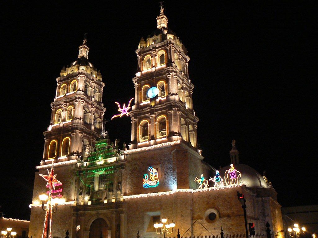 1024x768 Cathedral de Durango Navidad. The Cathedral ready f