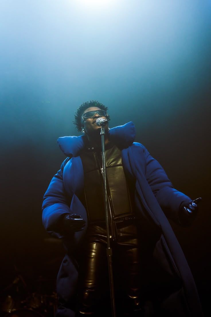 736x1105 Lucky daye aesthetic wallpaper. Labrinth singer aesthetic wallpaper, Tobi lou, Musician