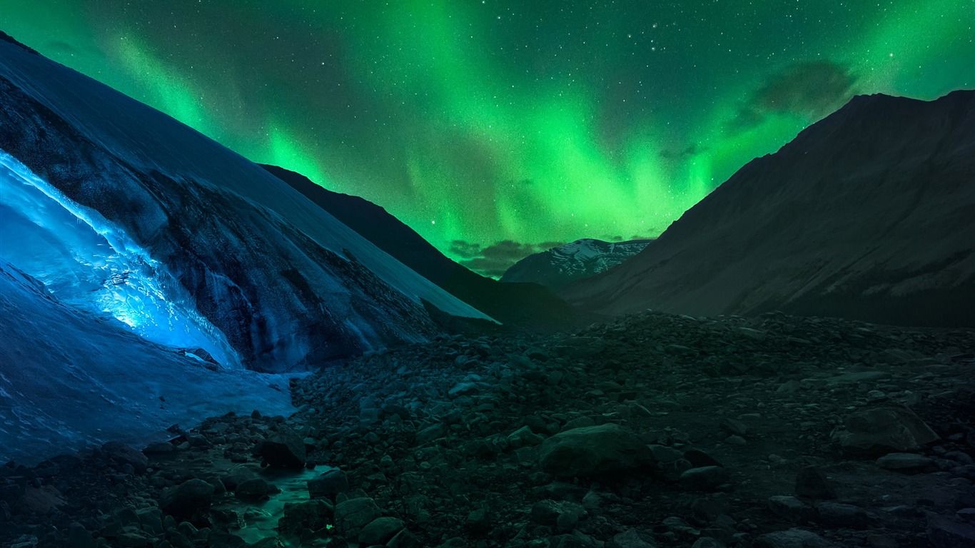 1366x768 Aurora Borealis Nature HD Wallpaper