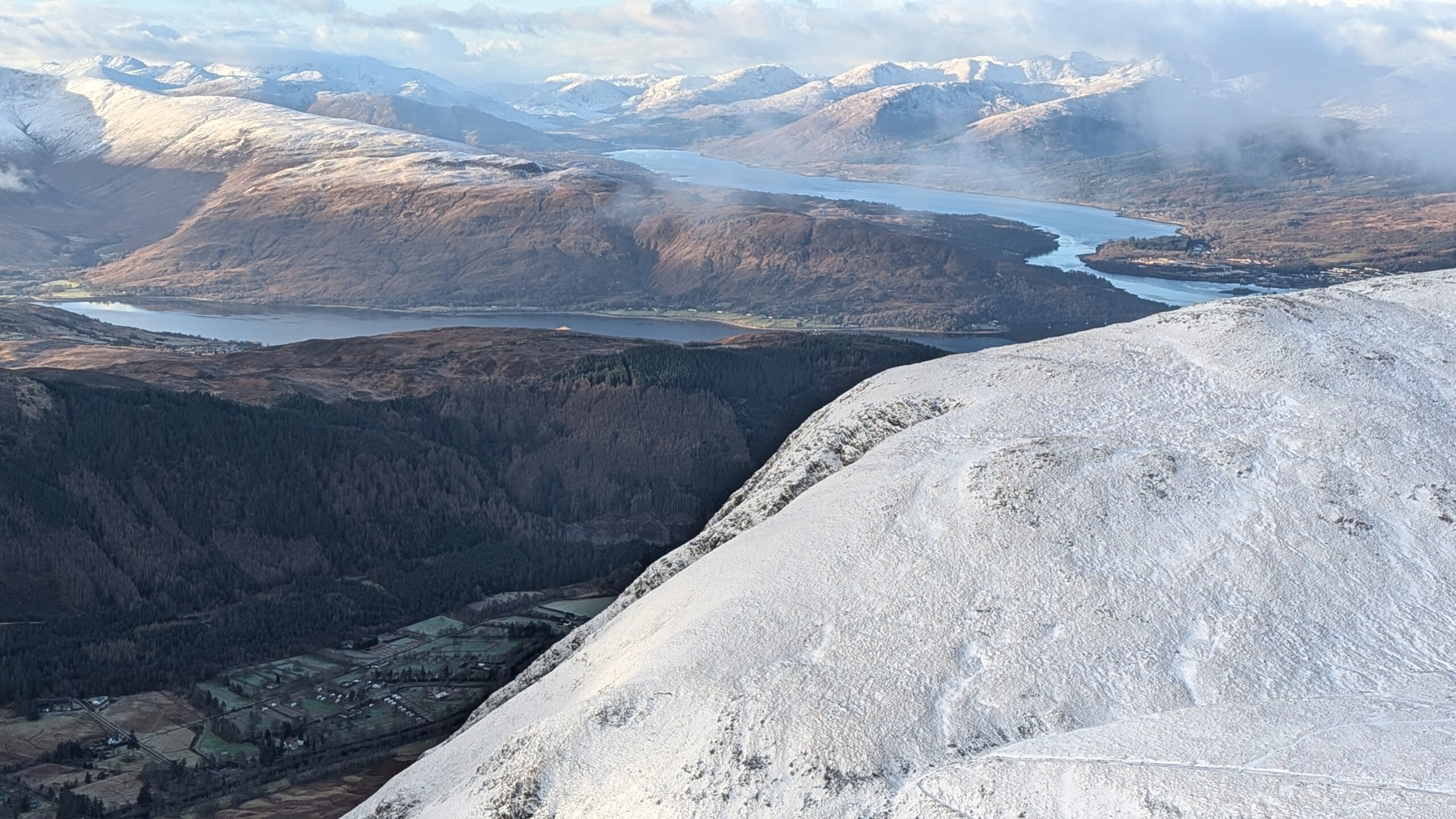 2560x1440 Why You'll Love Walking Up Ben Nevis In Winter Street View