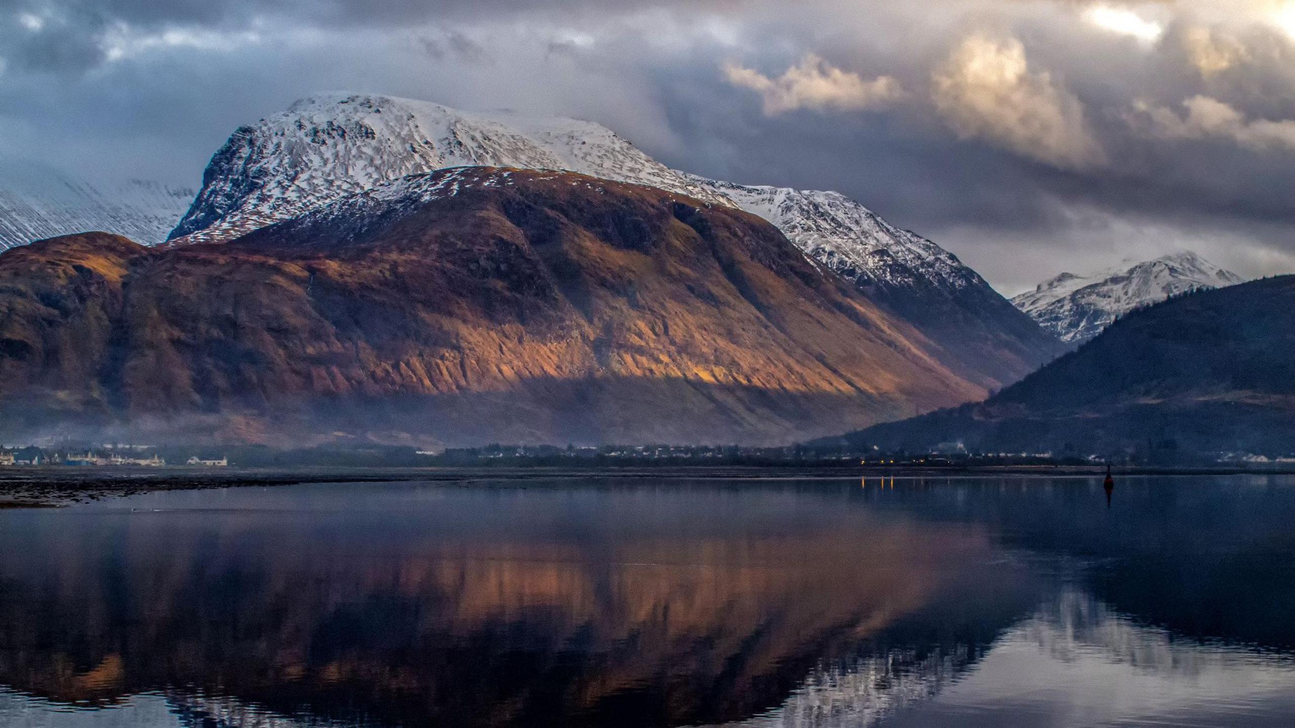 2560x1440 Climber, dies after falling from Ben Nevis