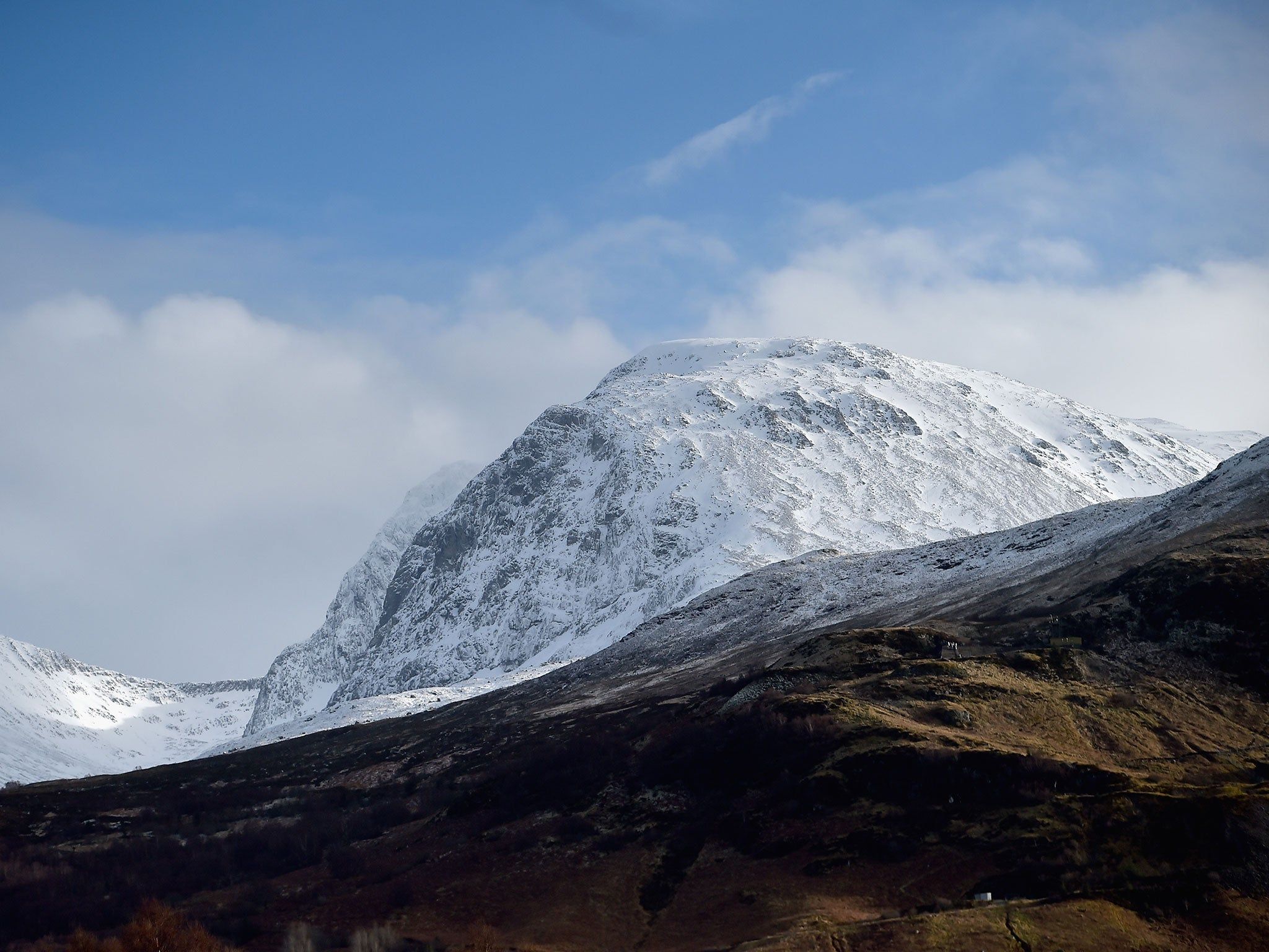 2048x1536 Ben Nevis Rescue: Walkers Urged To Ensure They Are Properly Equipped After 'ridiculous' Climb By Woman Wearing Shorts And Carrying A Selfie Stick