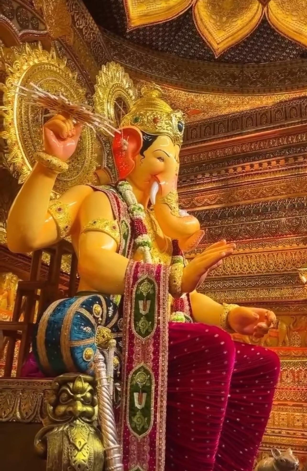 1284x1967 Saw Lalbaugcha Raja for the first time and it's truly divine
