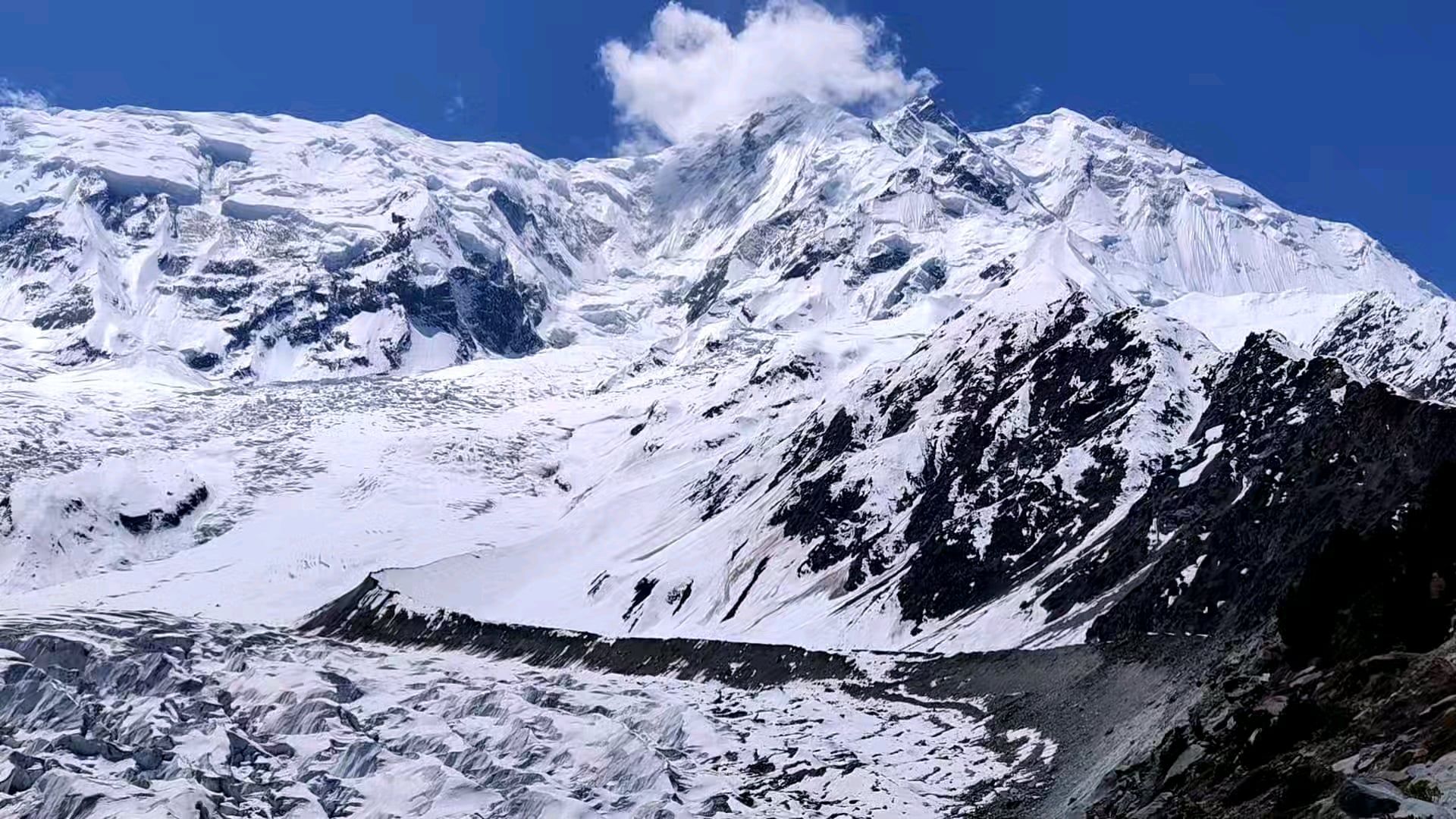 1920x1080 Rakaposhi (close to base camp)