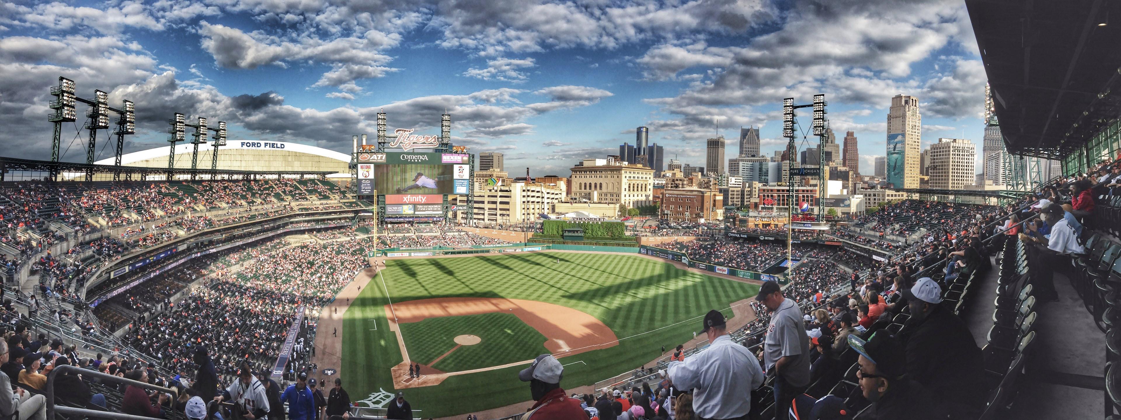 3840x1439 This stunning picture of Comerica Park (Detroit Tigers) I found online