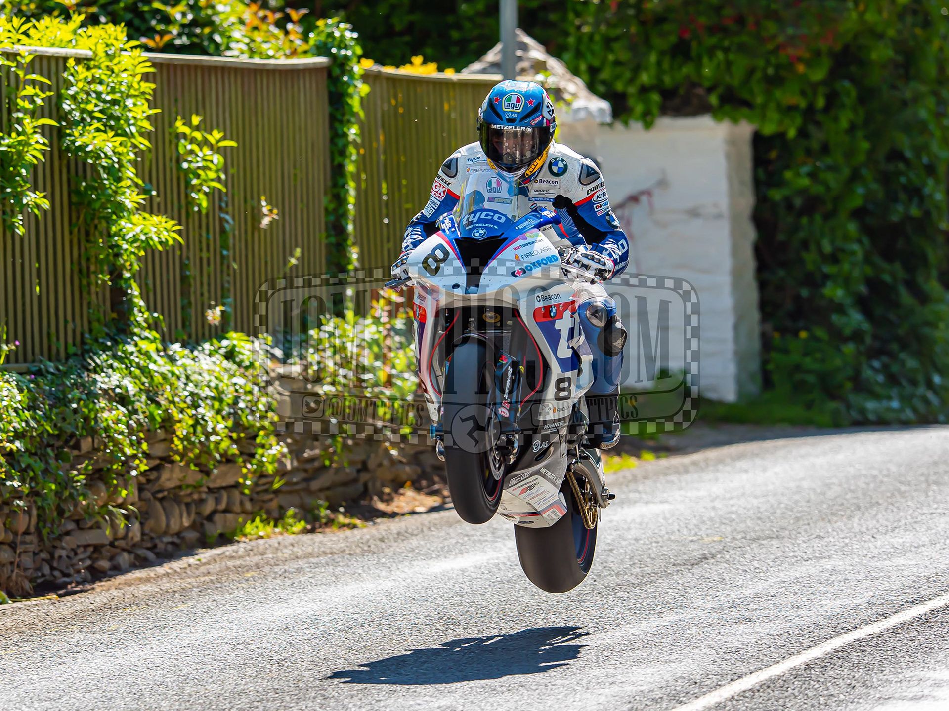 1920x1440 IOMTTPICS