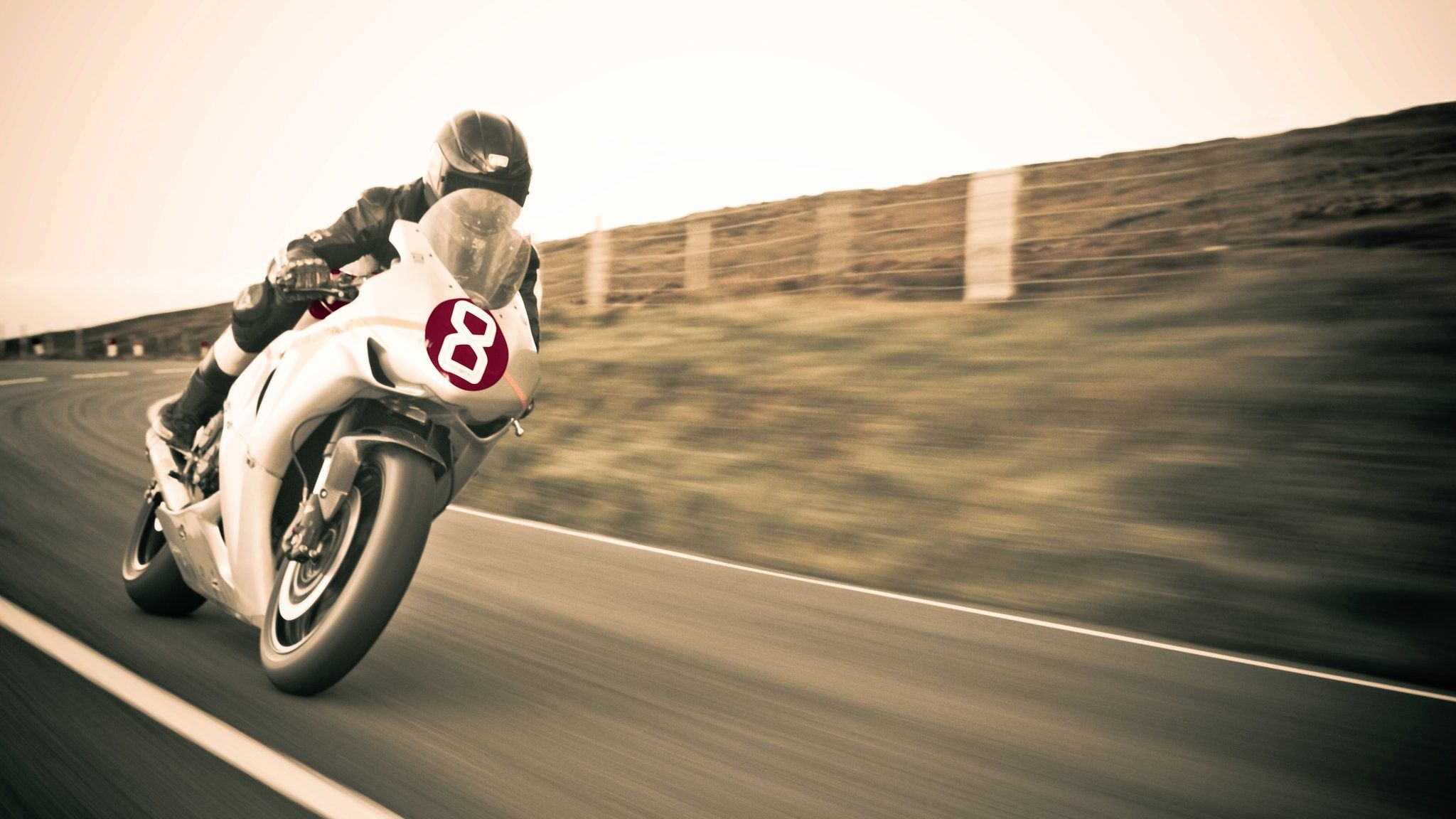 2048x1152 Guy Martin