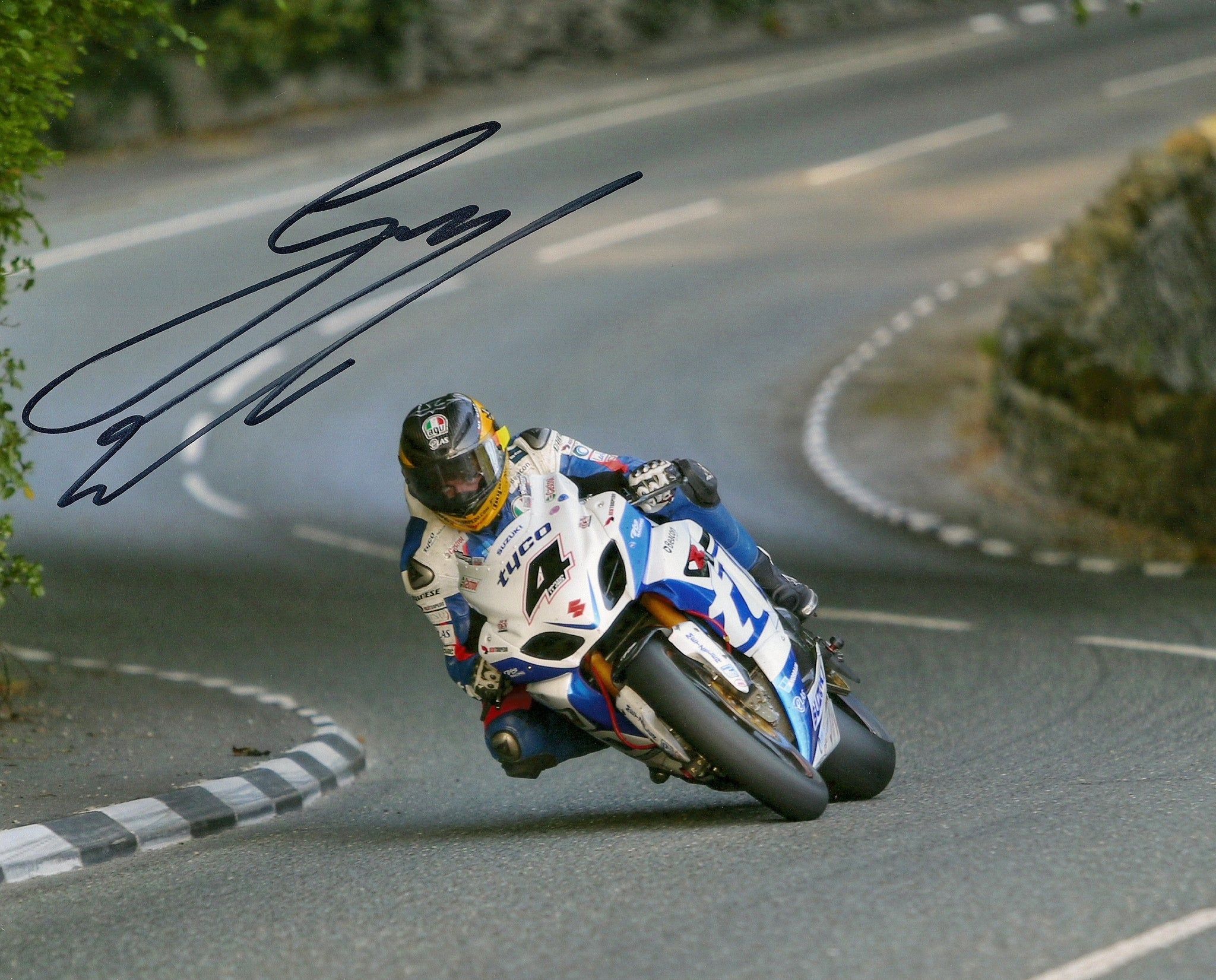 2048x1651 Guy Martin Castle 2013 x 8 Autographed Picture