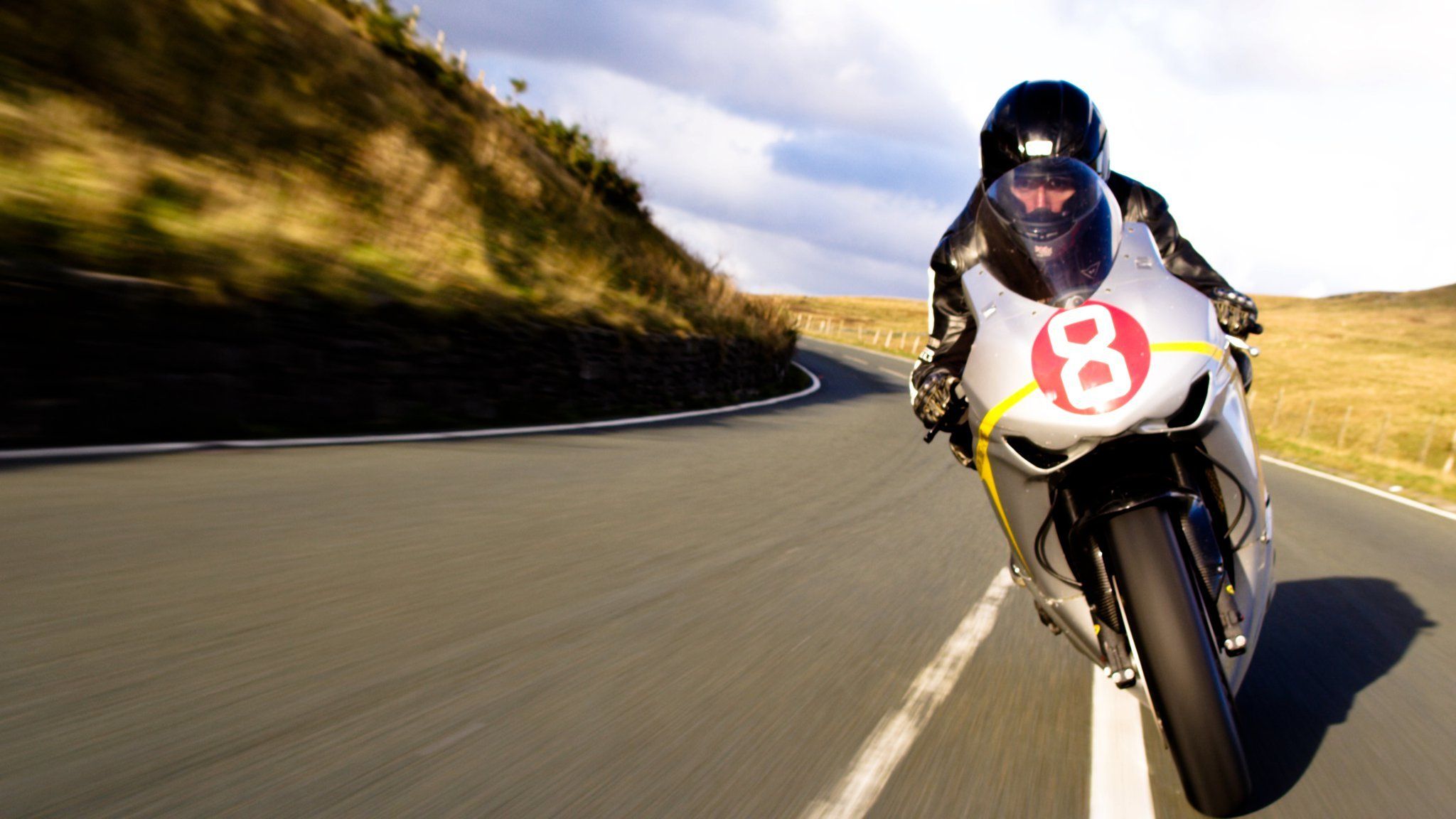 2048x1152 Guy Martin