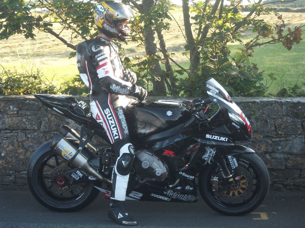 1024x768 Guy Martin, Relentless Suzuki GSX R1000. Guy Martin On Pole