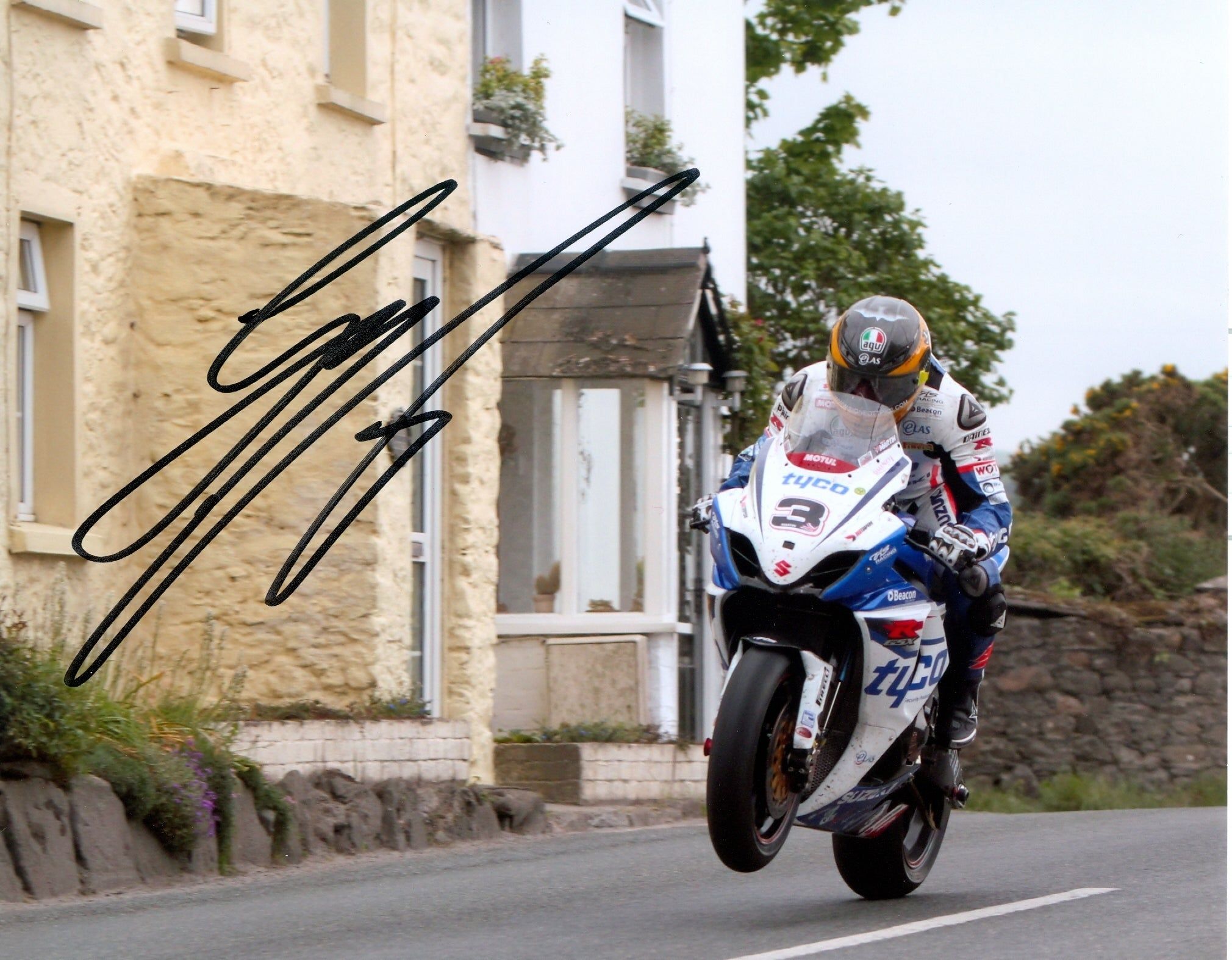 2020x1574 Guy Martin 2012 8 Autographed Picture