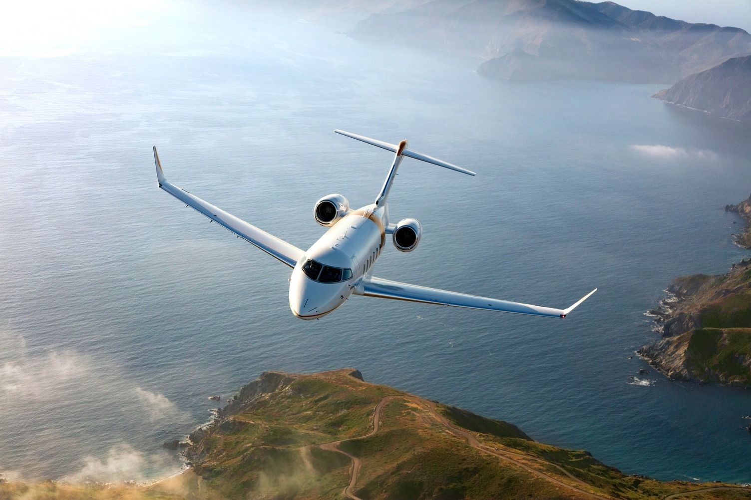 1504x1003 Bombardier makes inflight internet standard on the Challenger 3500