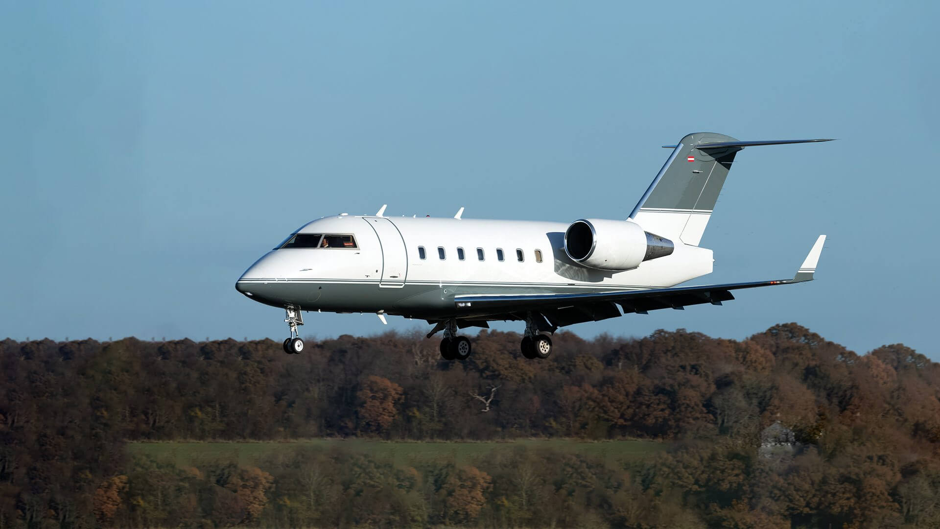 1920x1080 Bombardier Challenger 604. Private Jet Aircraft Guide. Chapman Freeborn Airchartering