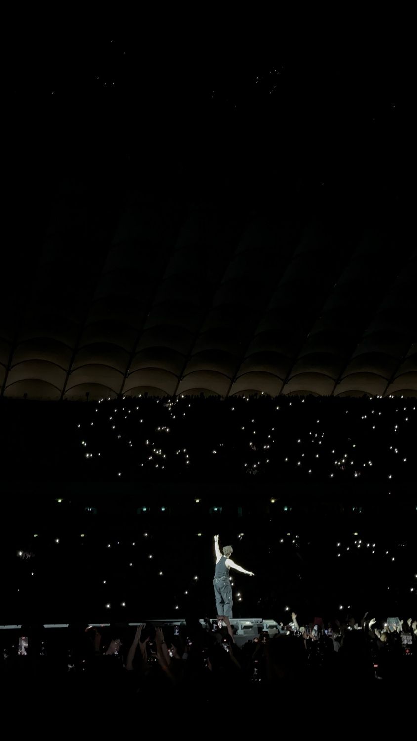 844x1500 Taco Hemingway Concert Photo