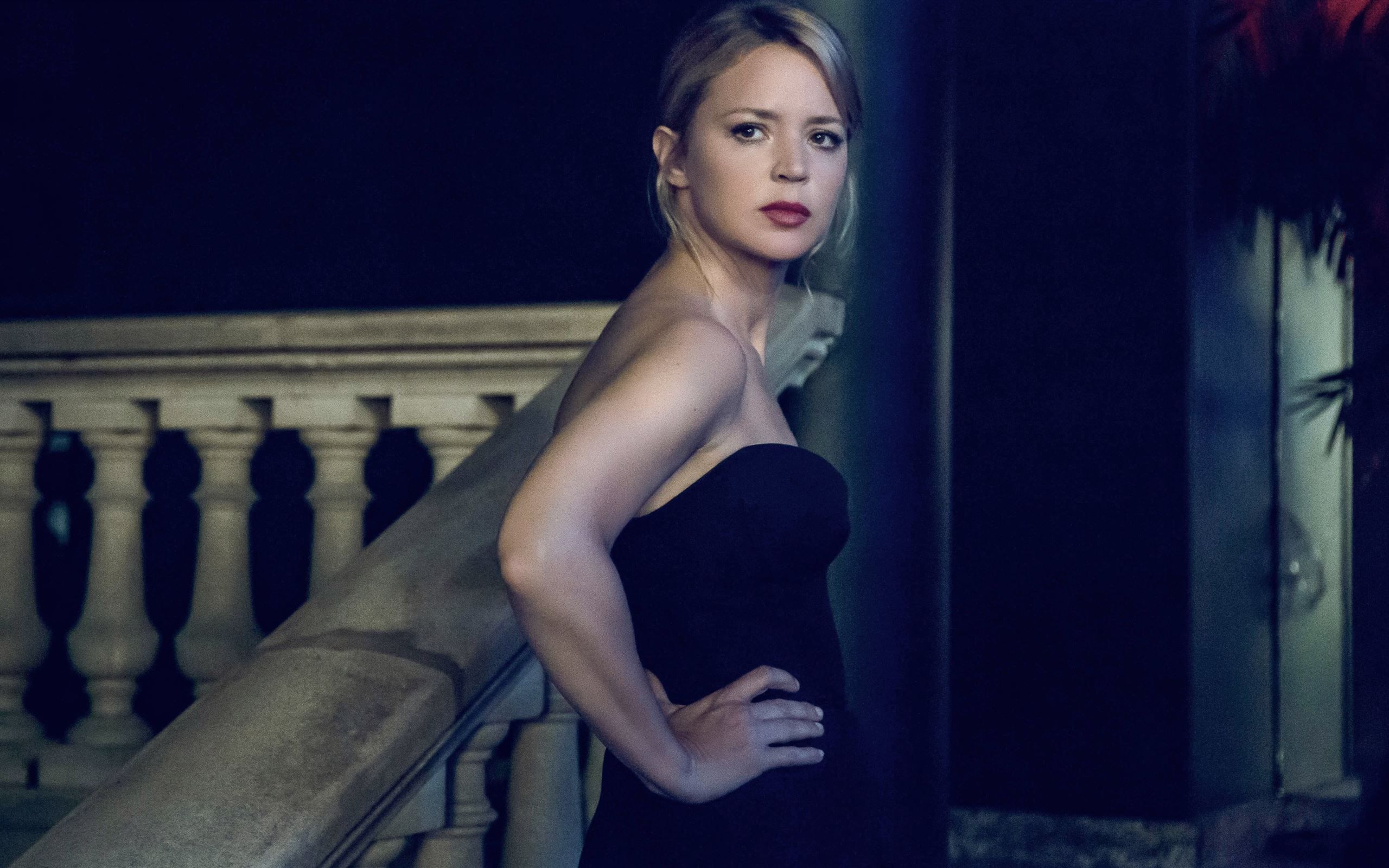 2560x1600 sibyl 2019 virginie efira MacBook Air Wallpaper Download