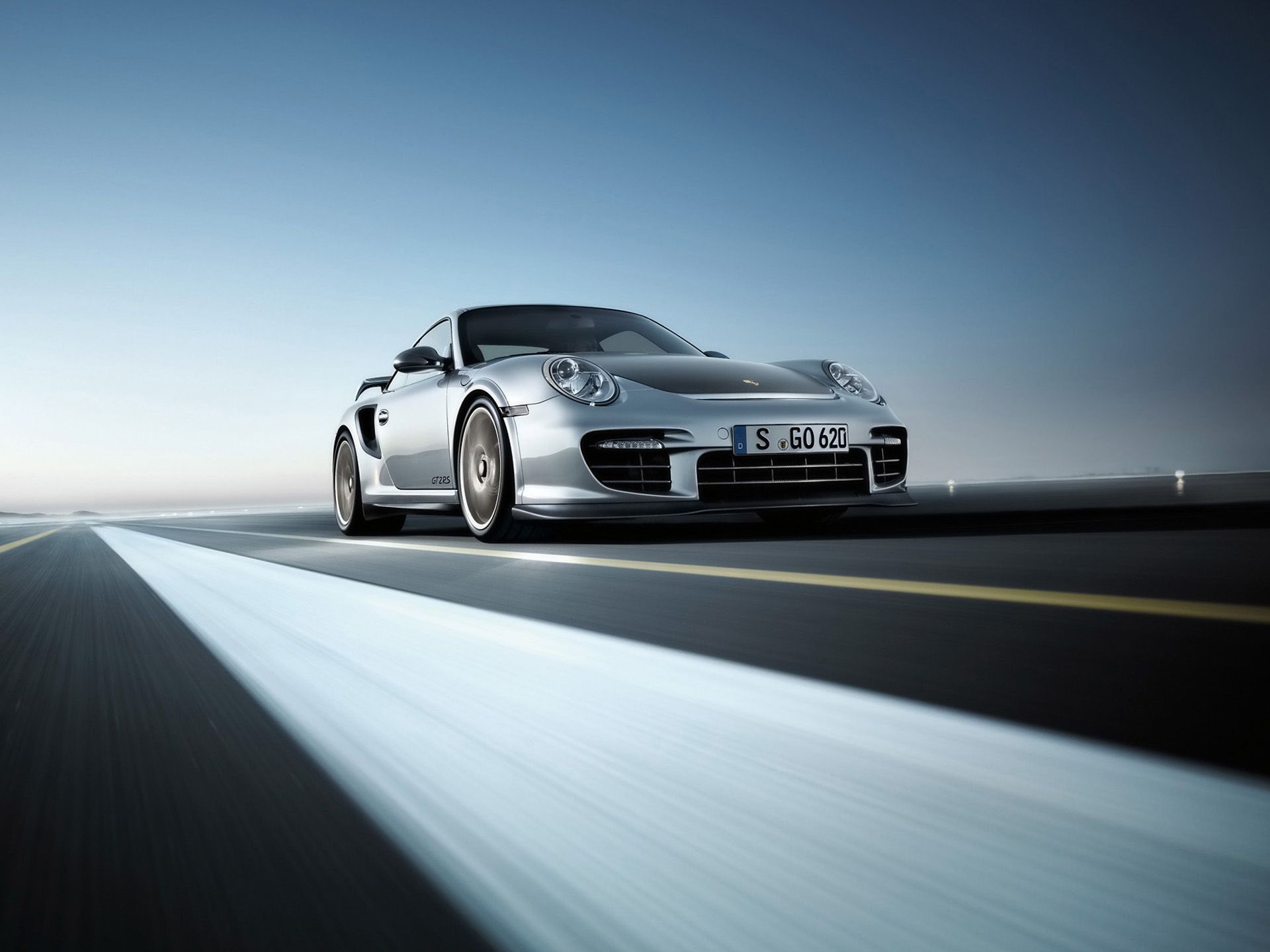 1920x1440 Porsche 911 GT2 RS Wallpaper