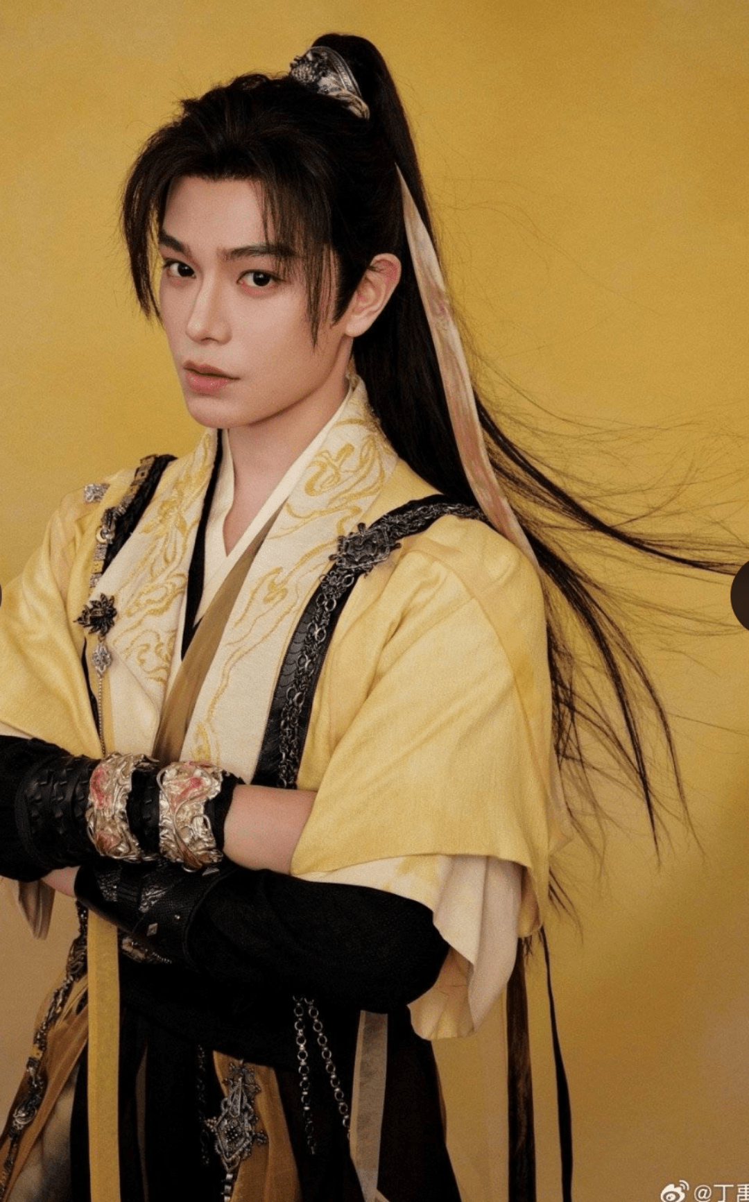 1080x1733 Ding Yuxi is probably the prettiest man in yellow