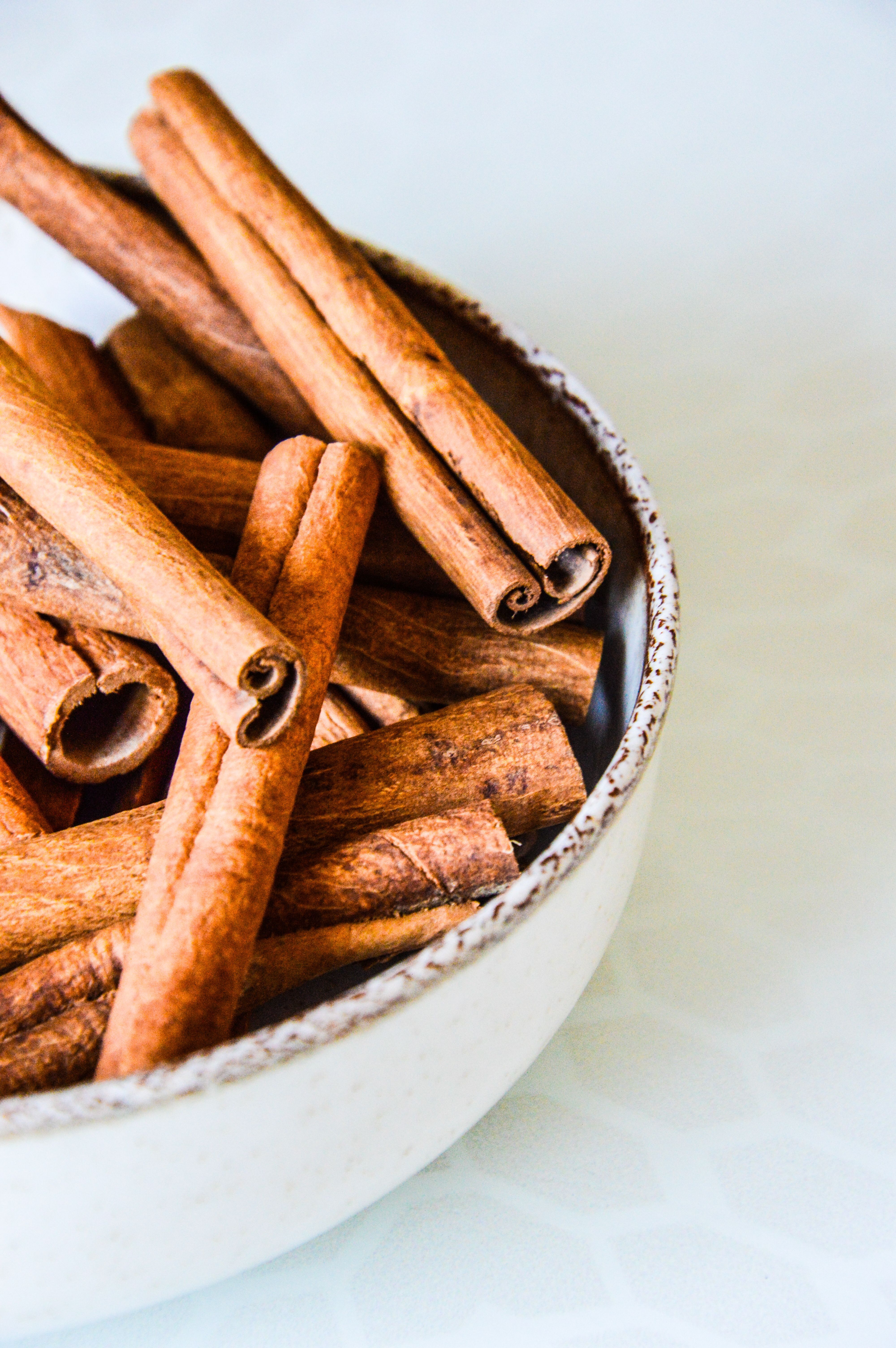 4000x6016 Close Up Of Cinnamon Sticks Pile · Free