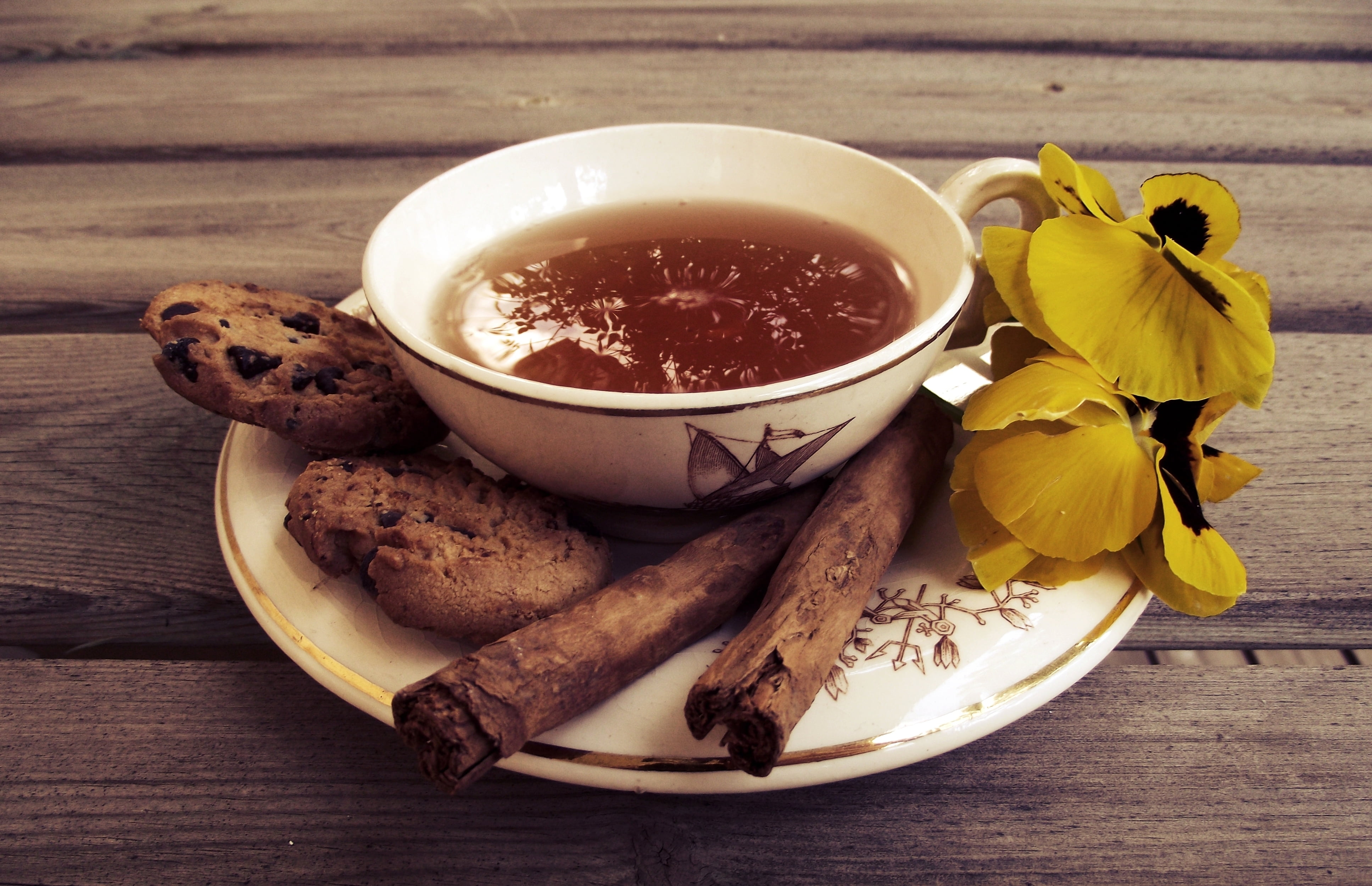 3870x2500 Cinnamon stick with tea HD wallpaper
