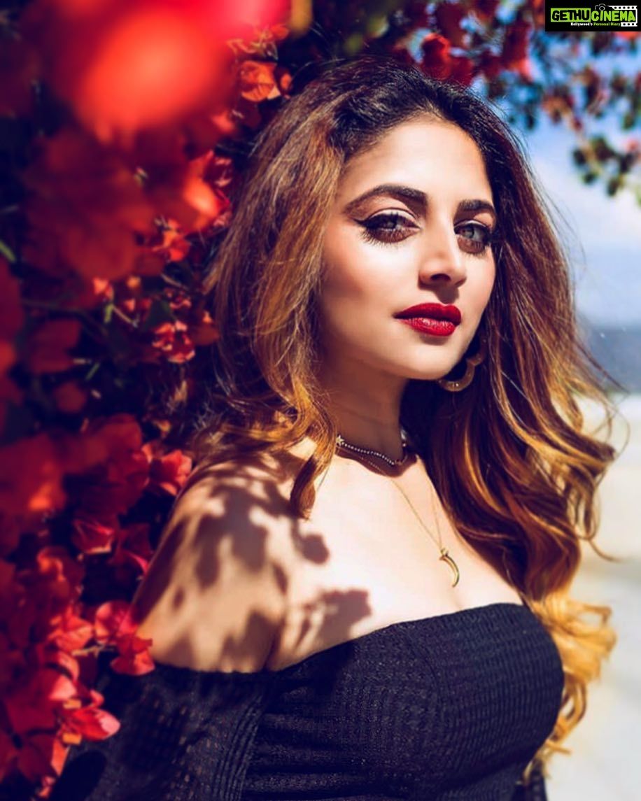 916x1145 Zoya Afroz Instagram