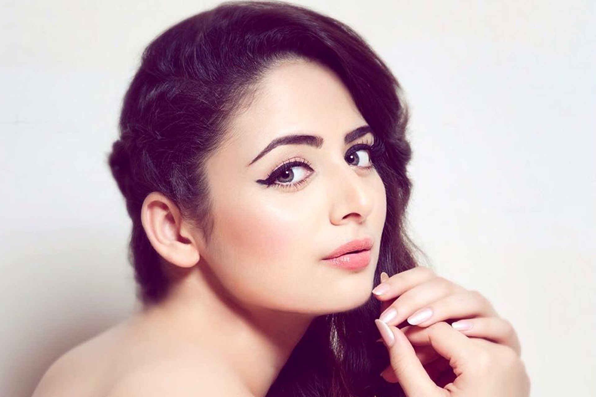 1920x1280 Zoya Afroz Actress Wallpaper 20605