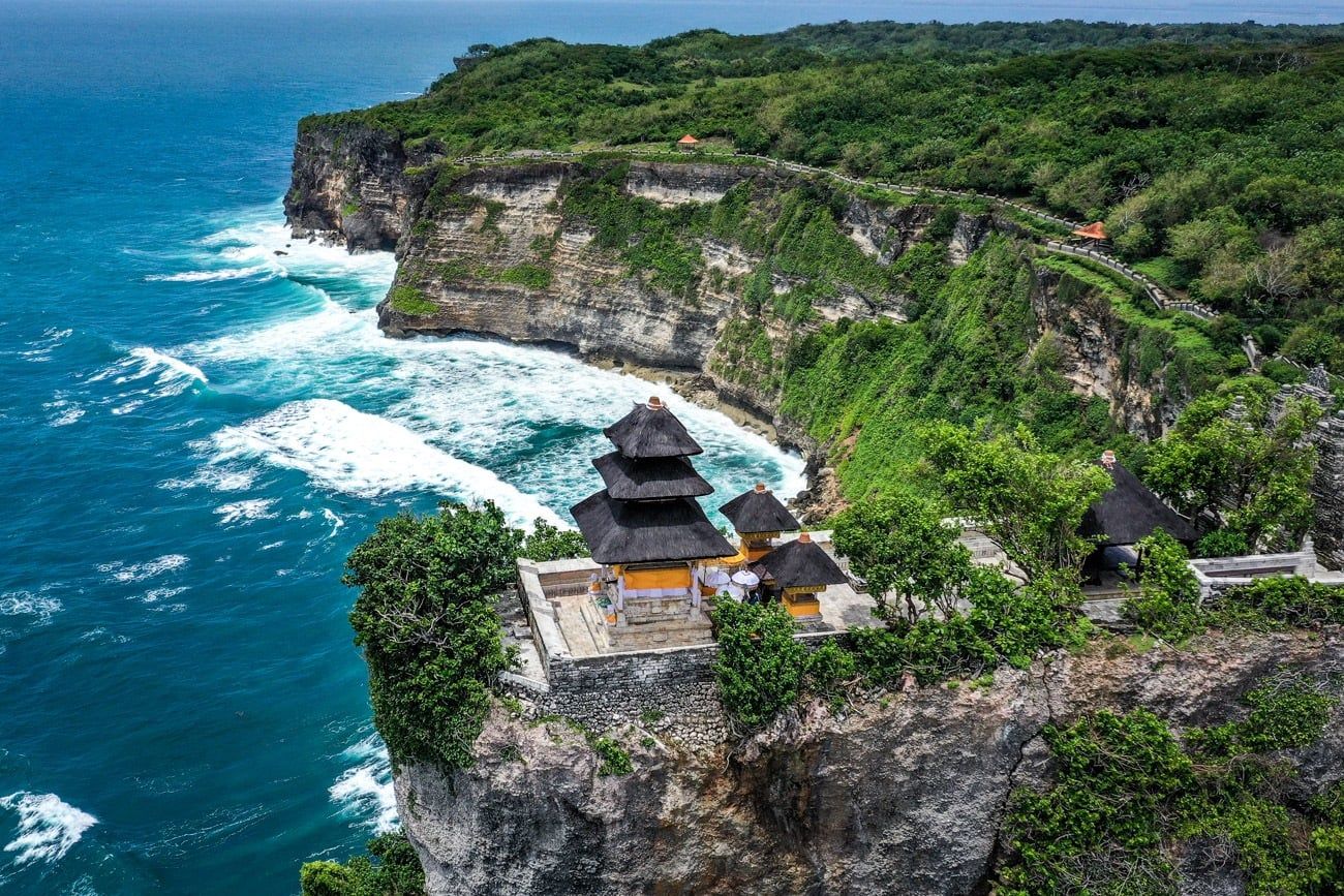 1300x867 Uluwatu Temple In Bali: Famous Cliff Sunset Spot
