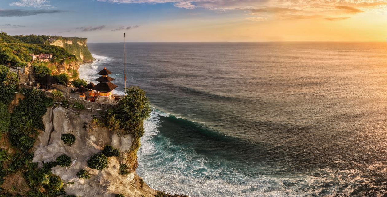 1260x643 Stunning Sunset View of Uluwatu Temple in Bali · Free