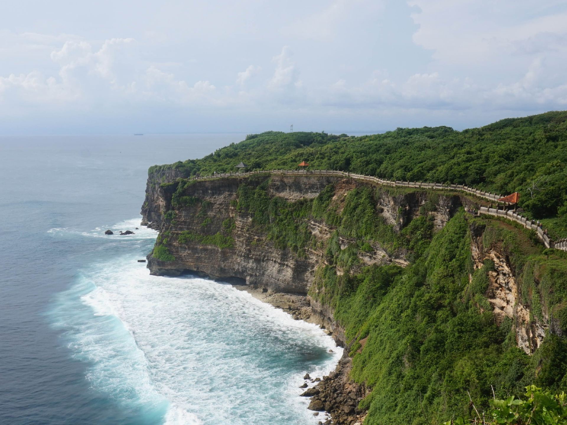 1920x1439 Uluwatu Temple. Trip.com Bali