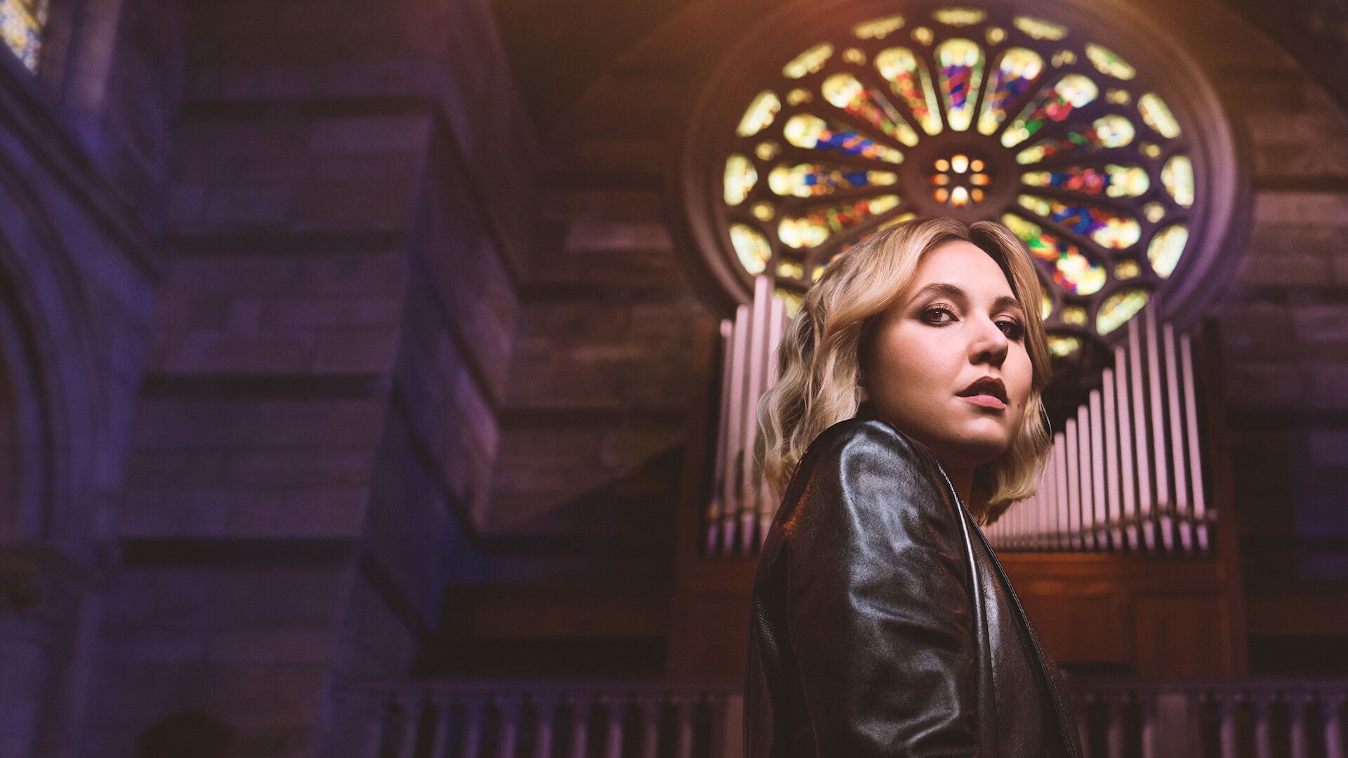 1920x1080 Taylor Tomlinson Looks for Faith and Punchlines in 'Prodigal Daughter' and Film Globe