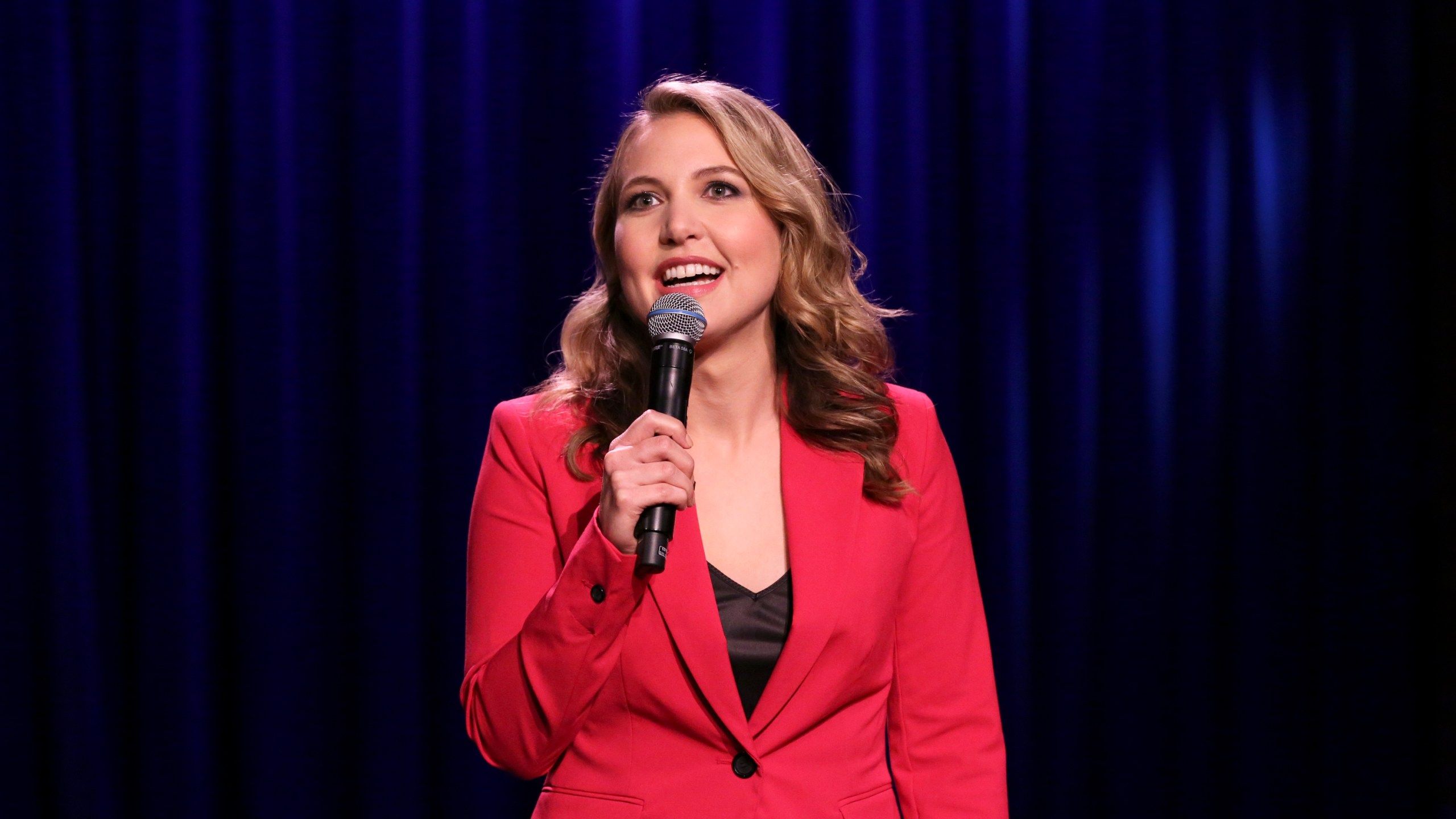 2560x1440 Comedian Taylor Tomlinson to perform in Troy