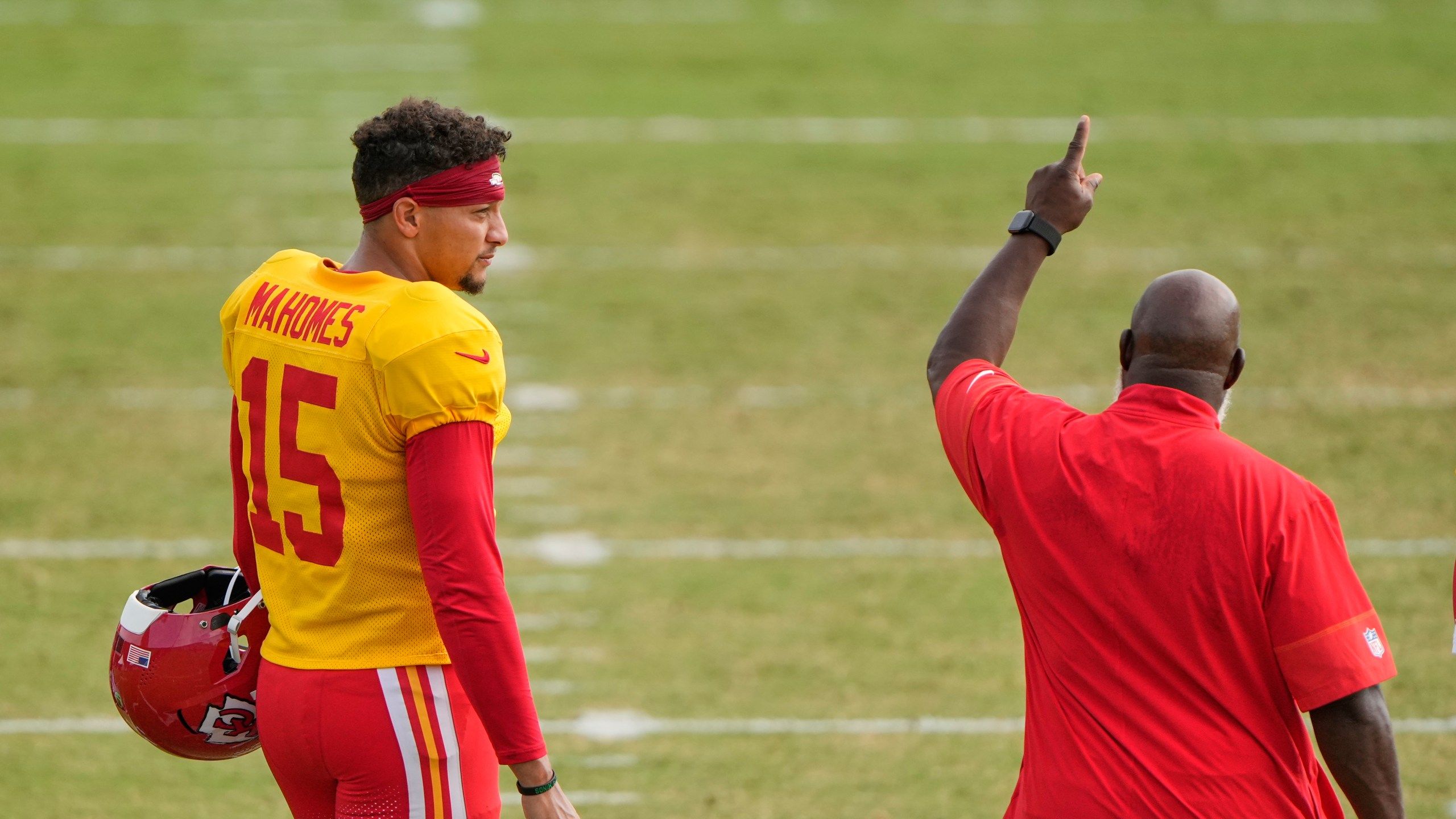 2560x1440 Bieniemy jokes wife Mia gave him blessing to rejoin Chiefs after she was shot at their Virginia home. WOWK 13 News