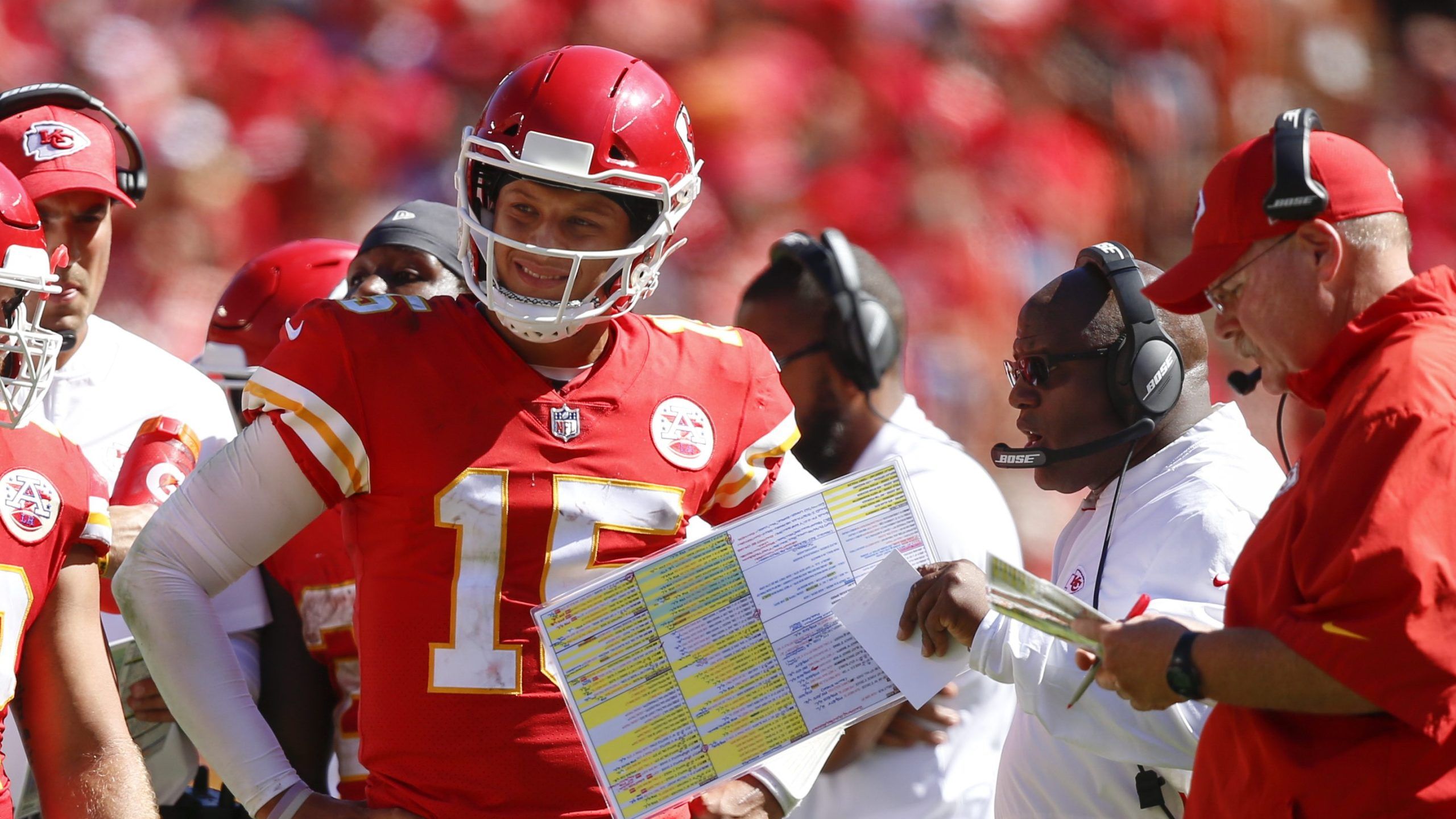 2560x1440 Patrick Mahomes calls Eric Bieniemy his best friend on team