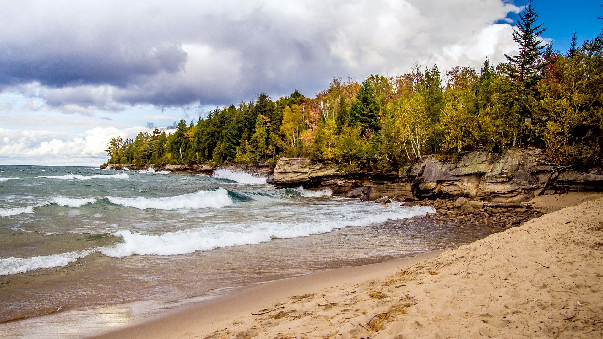 1920x1080 Rugged and rocky shores of Lake Superior in Michigan's Upper Peninsula, USA. Windows Spotlight Image