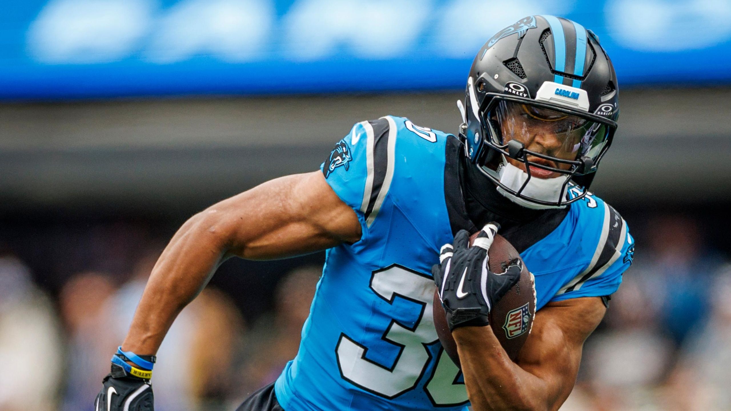 2560x1440 Chuba Hubbard Trade Reportedly Not Eyed by Panthers Amid Rico Dowdle's Strong Play