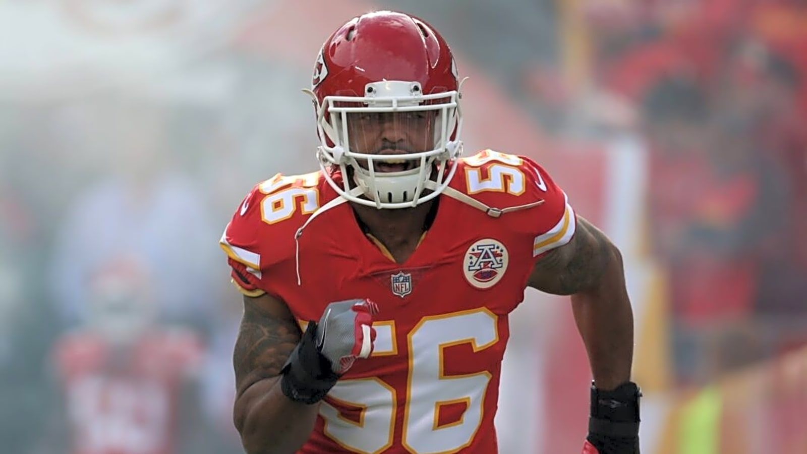 1600x900 Chiefs Legend Derrick Johnson Inducted Into the Team's Hall of Fame at Colts Game