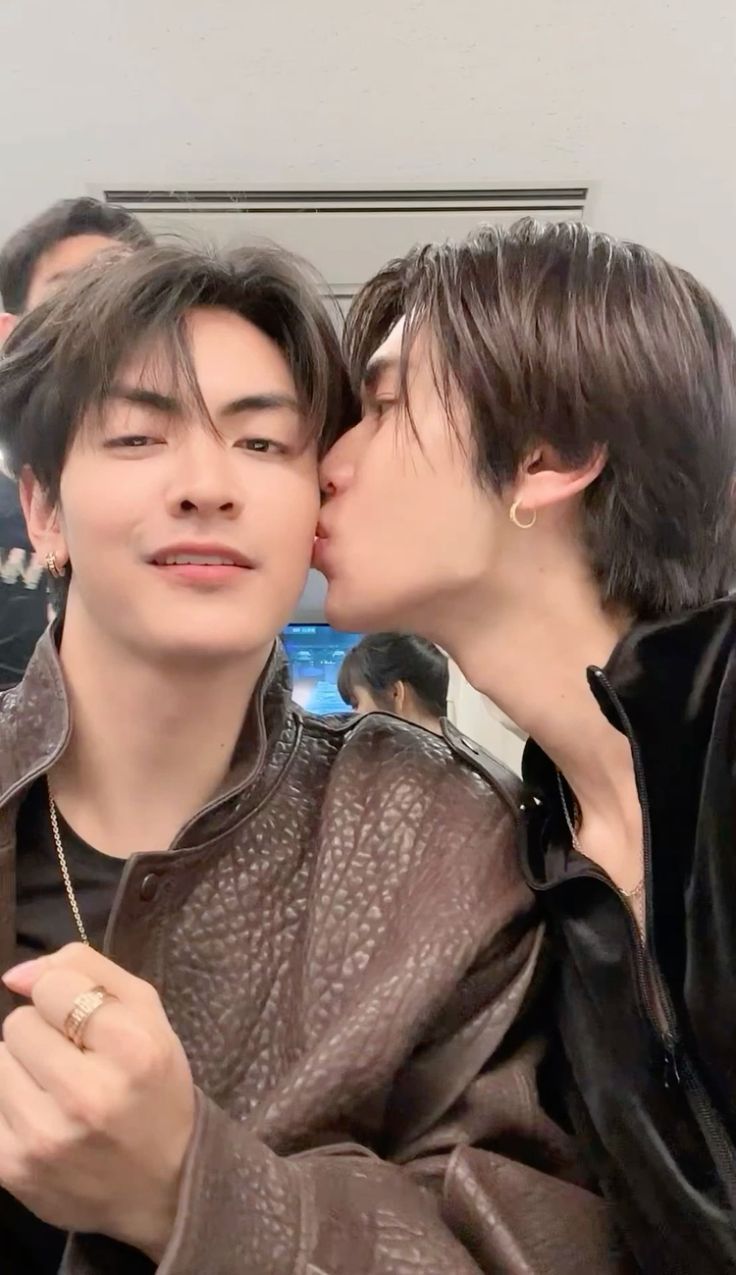 736x1275 Hidden agenda kiss. Tlefirstone wallpaper, Joongdunk video clips, Bl picture