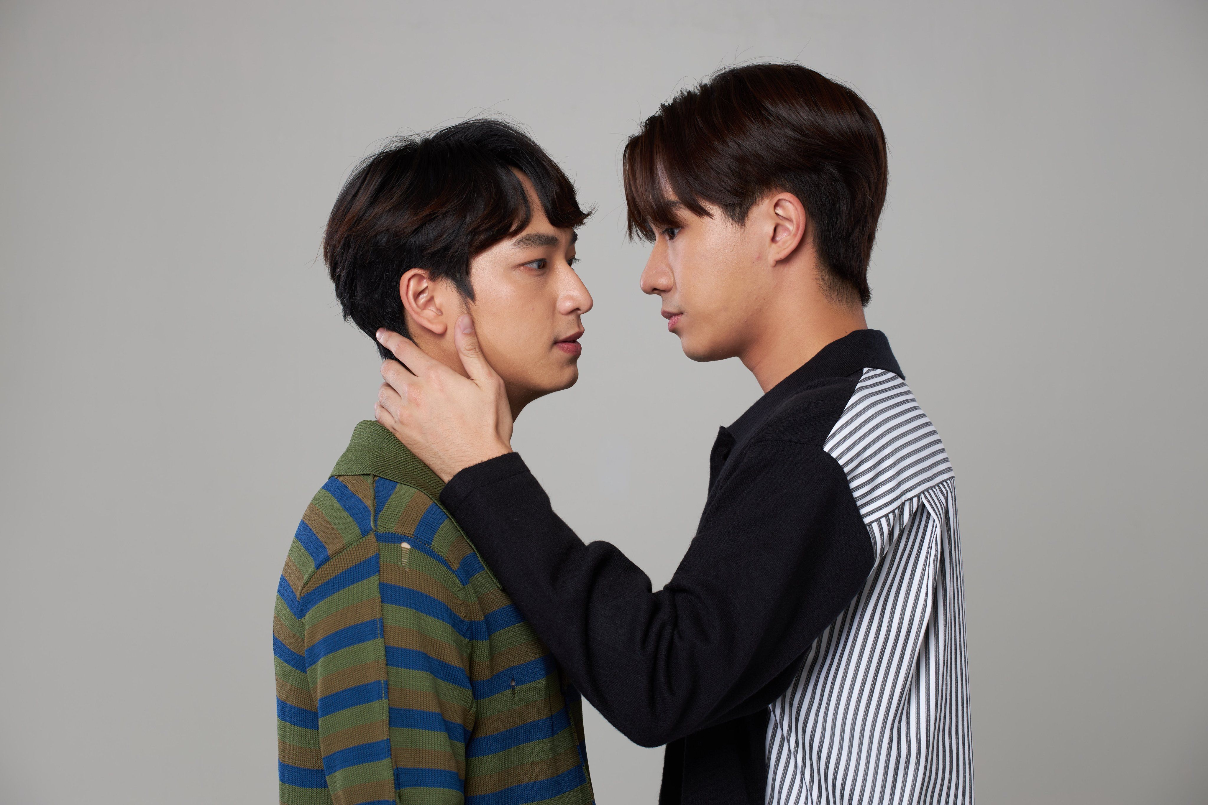 4096x2731 Dangerous Romance