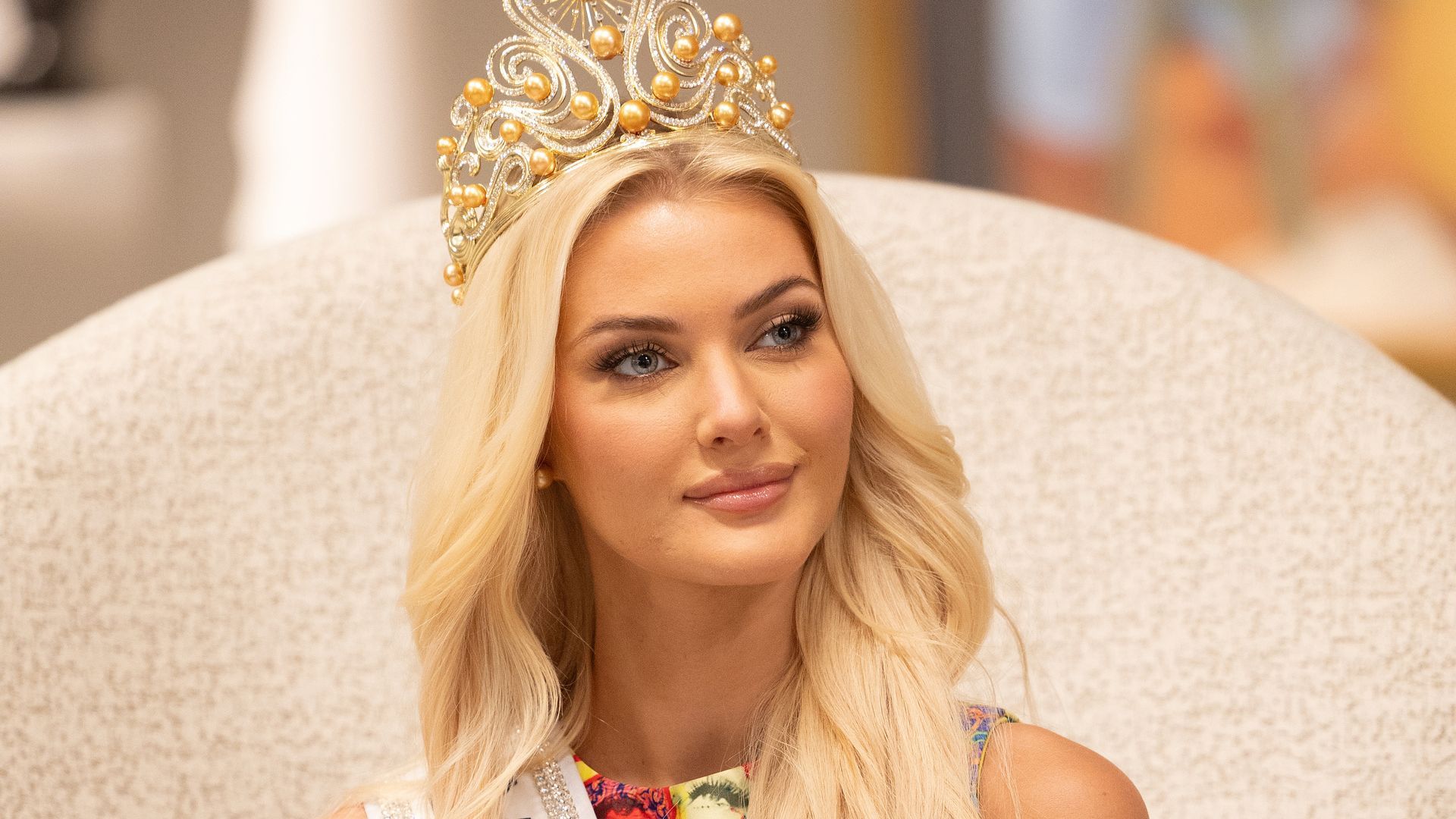 1920x1080 Miss Universe 2024 Victoria Kjaer Theilvig embraces Thai traditions during her stay in Thailand