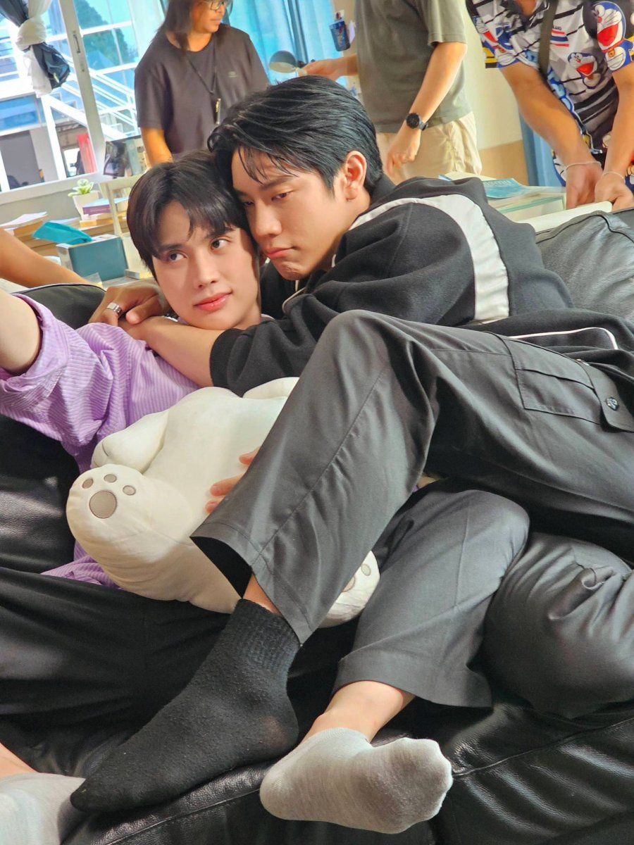 900x1200 Wandee Goodday Photo