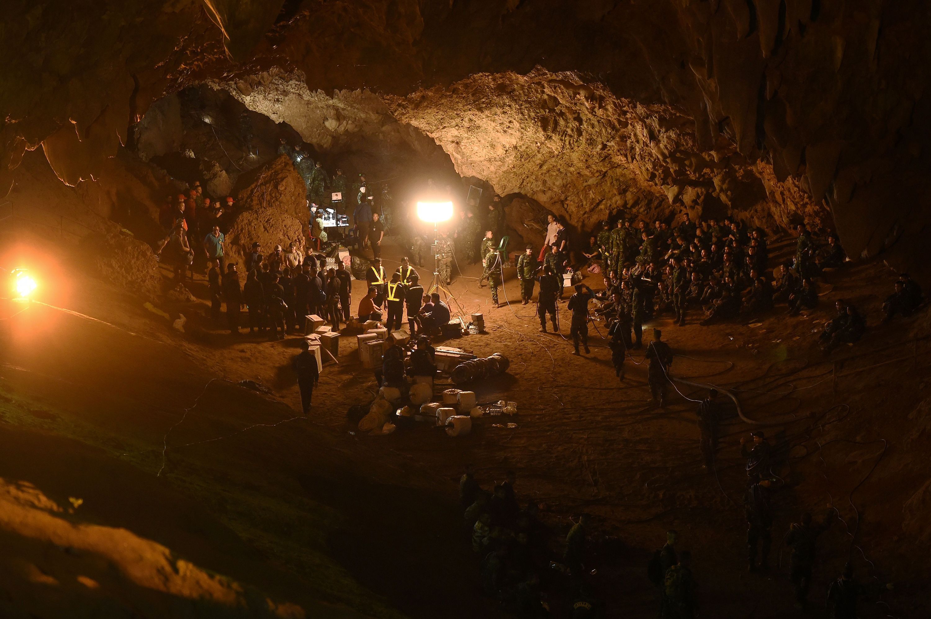 3000x1997 Elon Musk sends engineers to help Thailand cave rescue mission