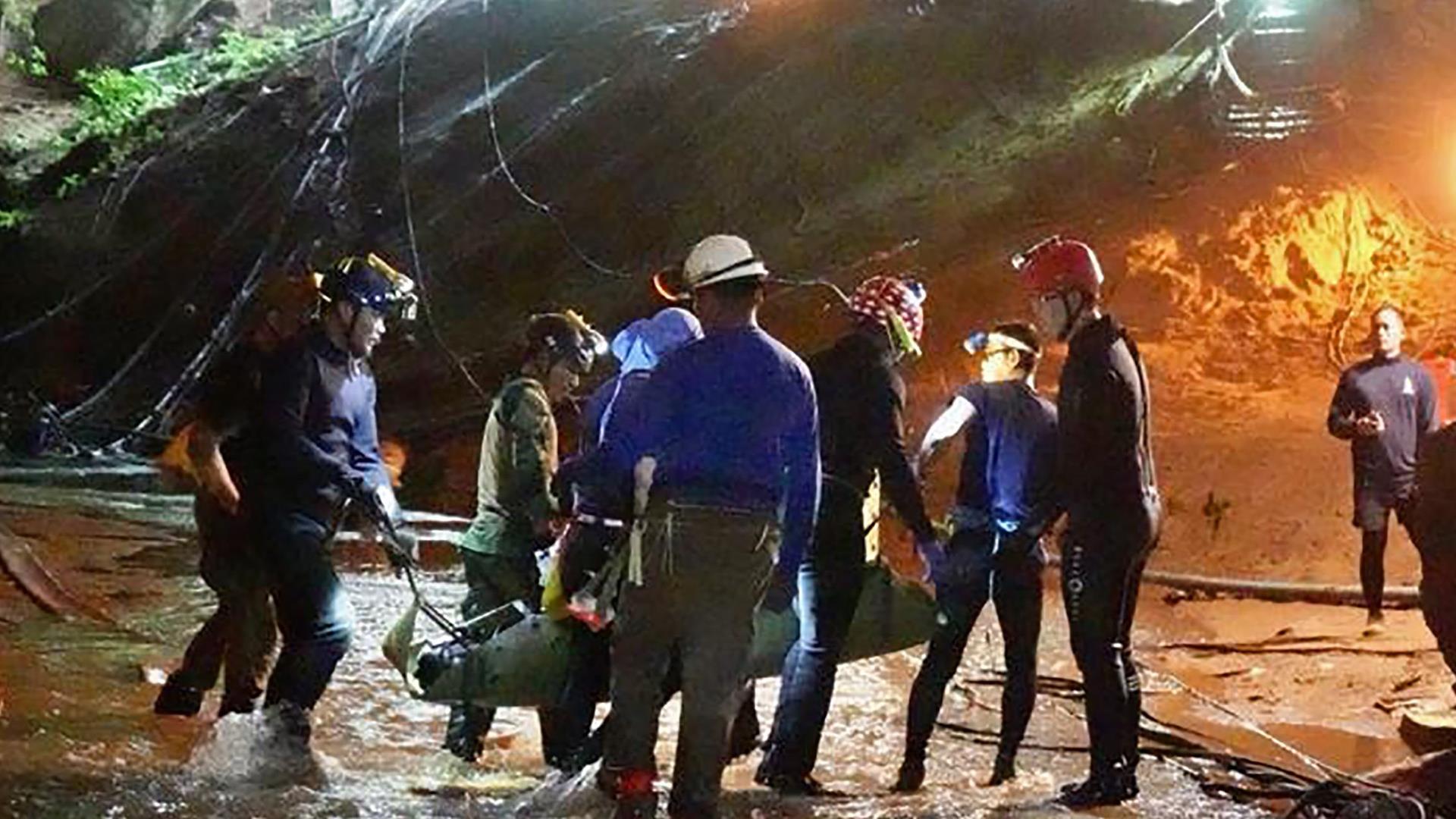 1920x1080 Thai cave video shows parts of boys' harrowing rescue