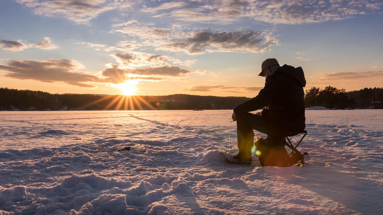 1600x900 Winter Fishing Wallpaper
