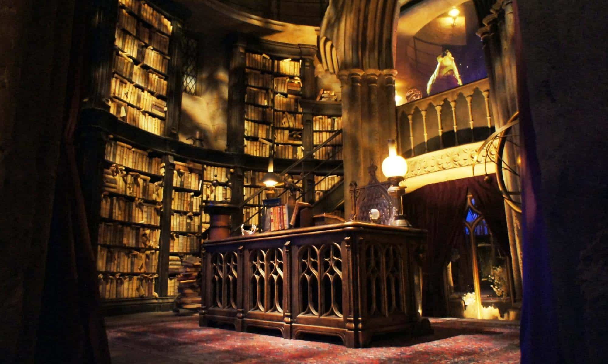 2000x1200 Wallpaper Brown Wooden Book Shelves in Library, Background Free Image