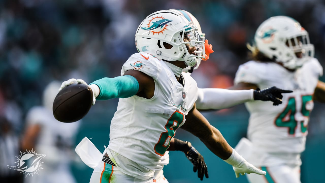 1280x720 Jevon Holland Dolphins Wallpaper